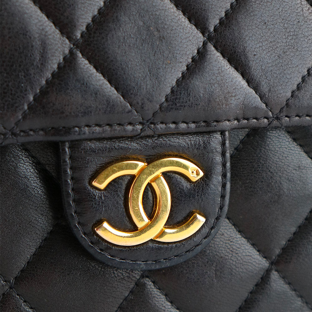 CHANEL - Sac classique à rabat vintage