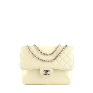 CHANEL - Sac à épaule Timeless à soufflets en cuir blanc/écru