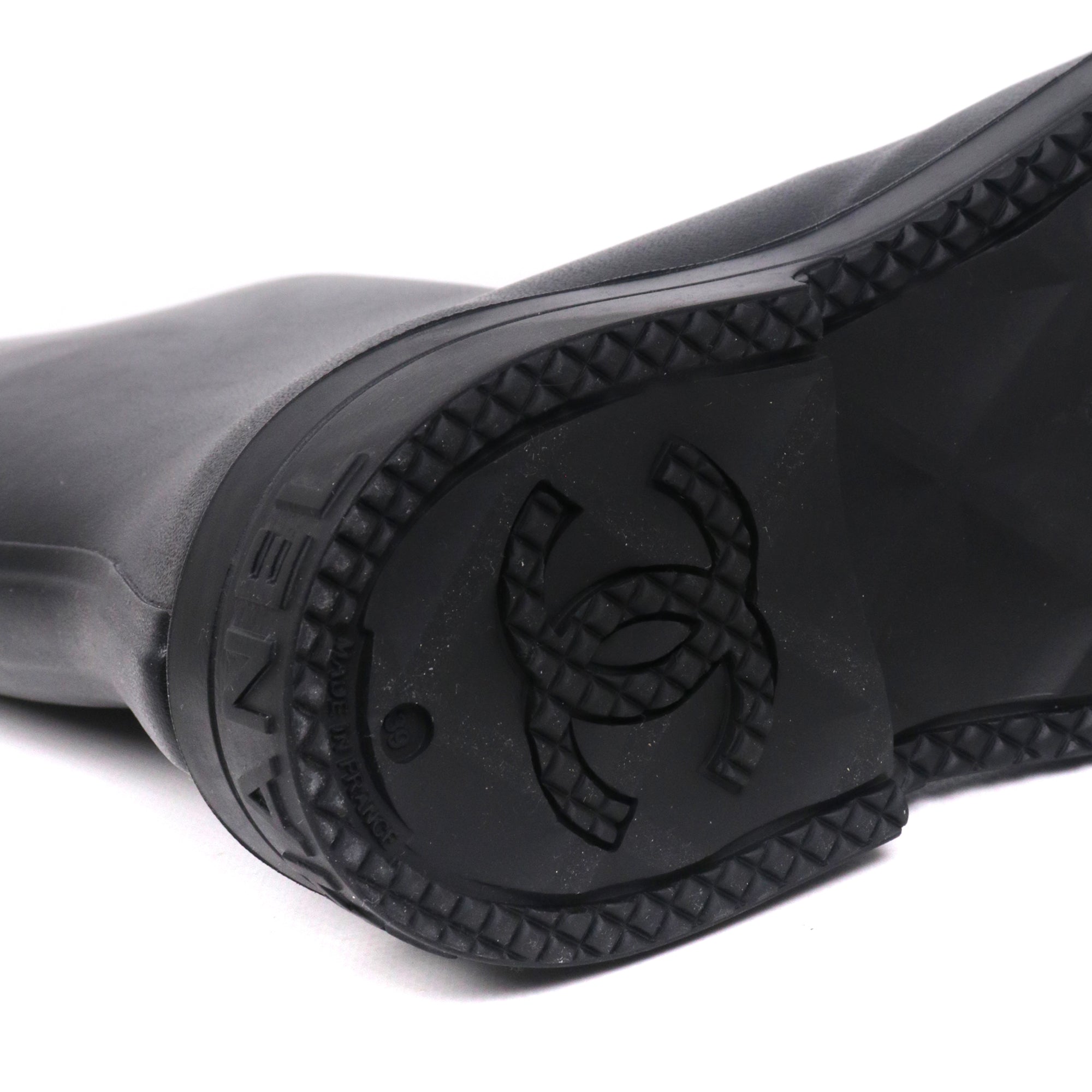 CHANEL - Rubber rain boots (T38)
