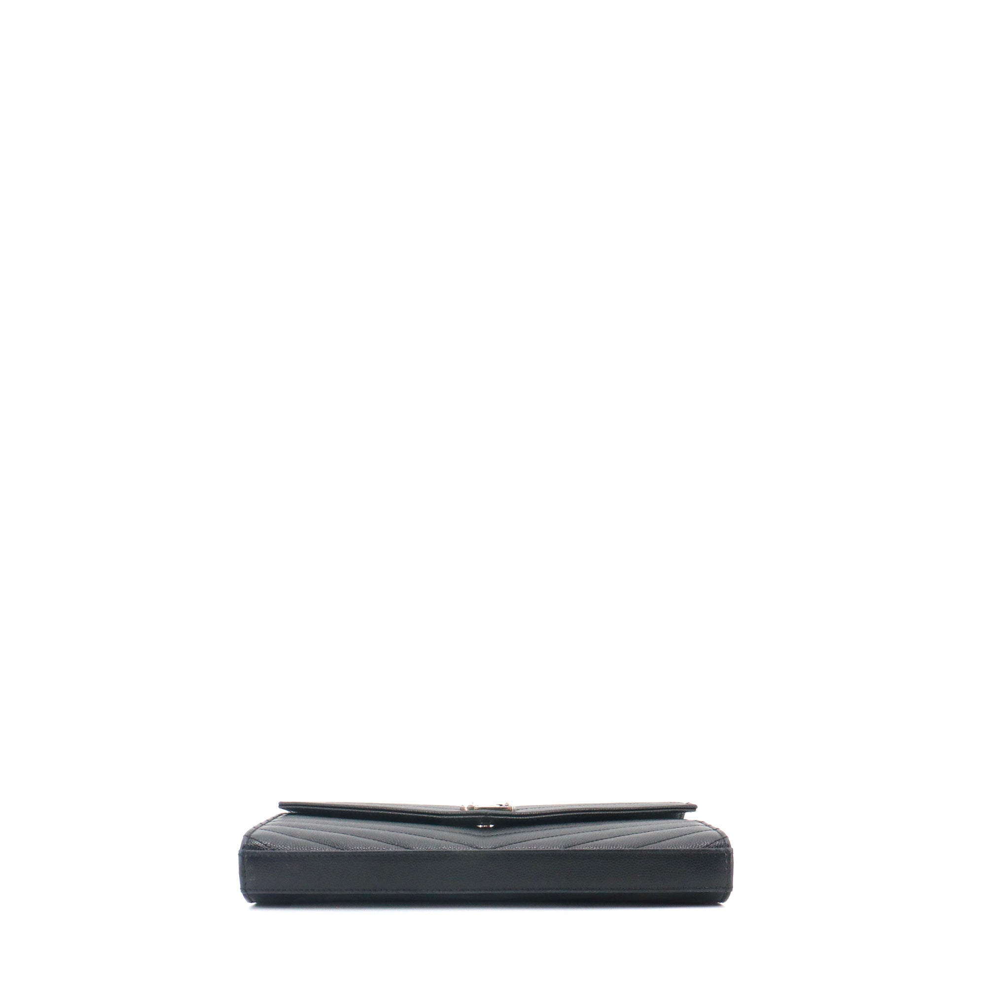 SAINT LAURENT - Sac à bandoulière Wallet on chain Cassandre Saint Laurent cuir grainé chevron noir