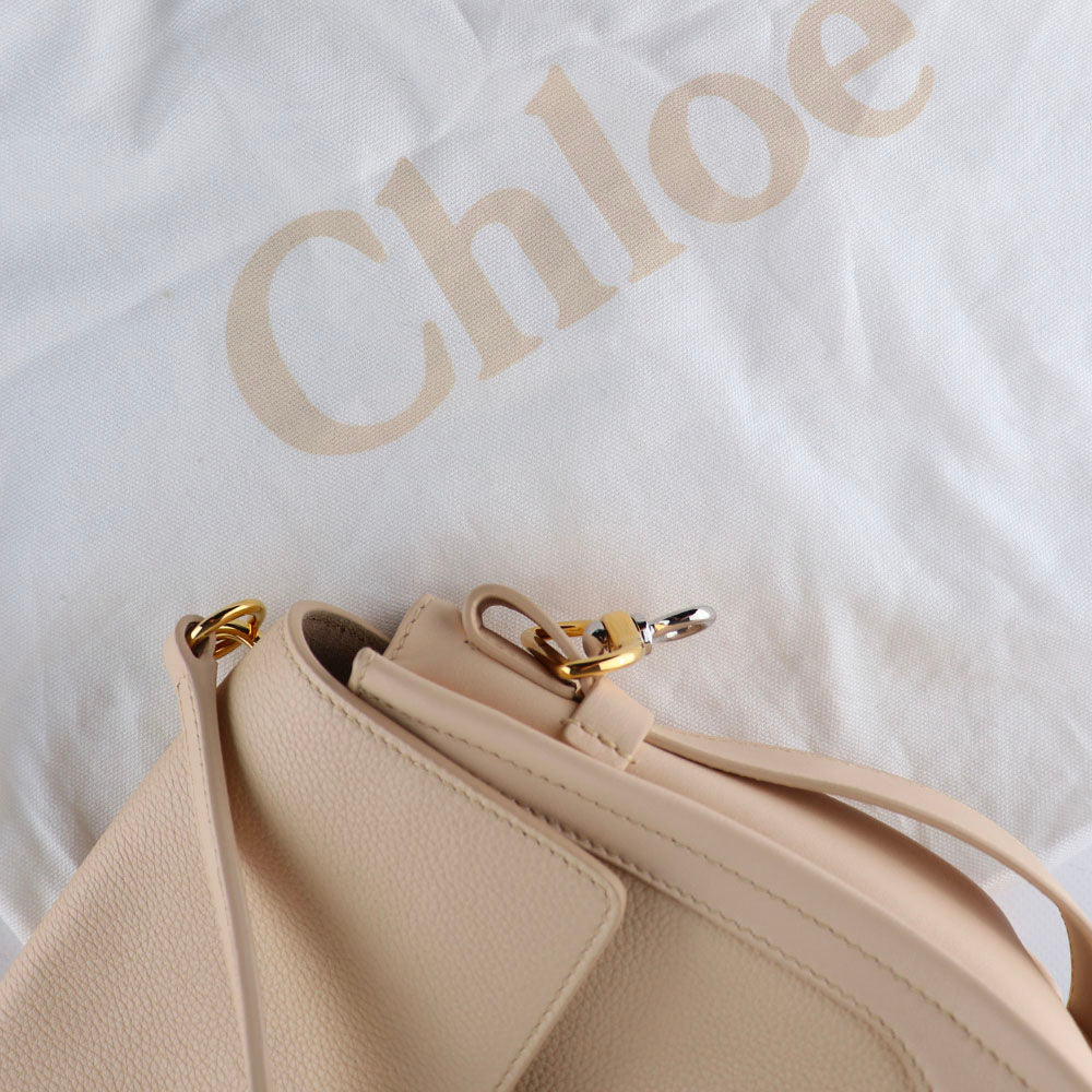 CHLOÉ - Sac à bandoulière Tess Day cuir grainé beige