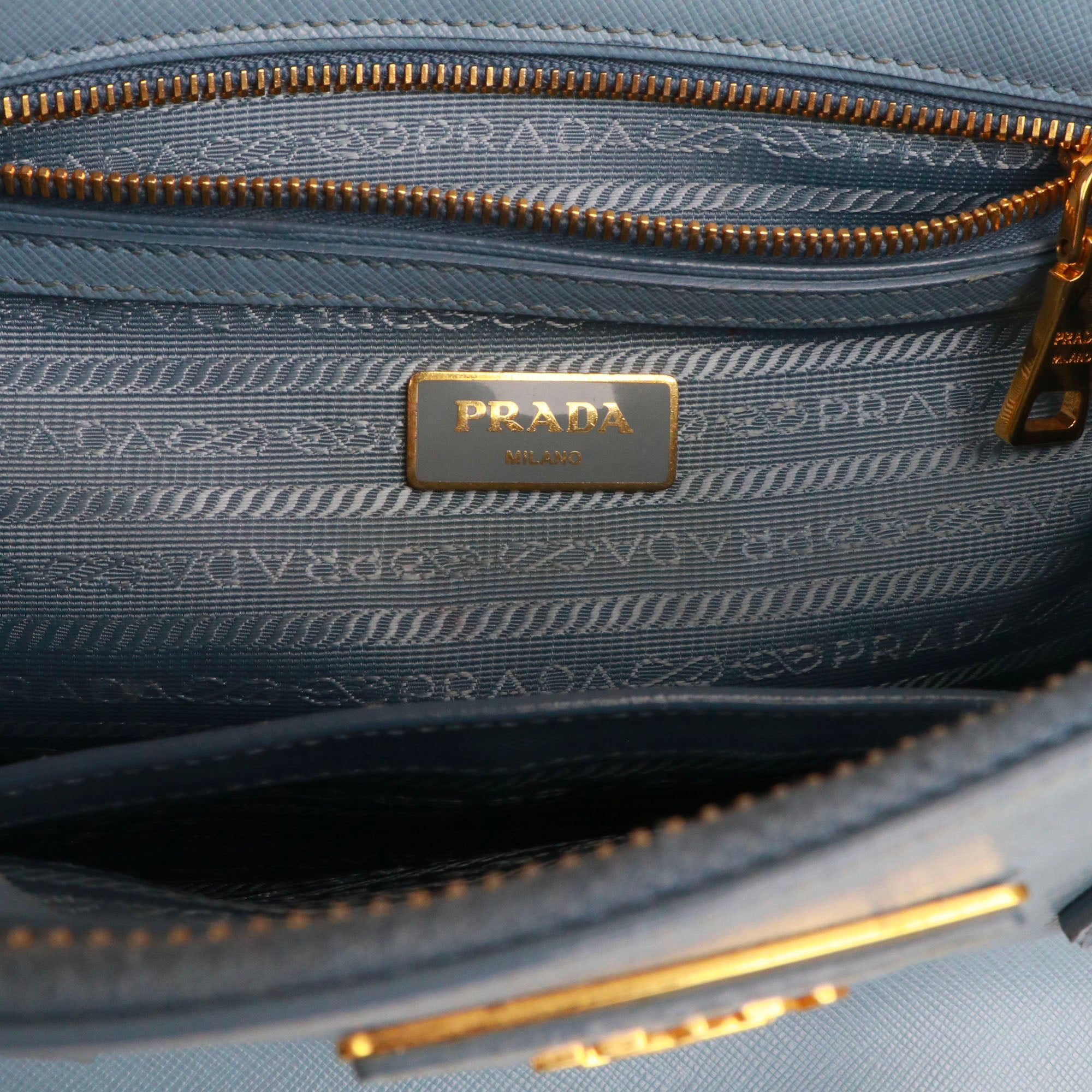 PRADA - Sac à main Galleria Prada en cuir grainé bleu
