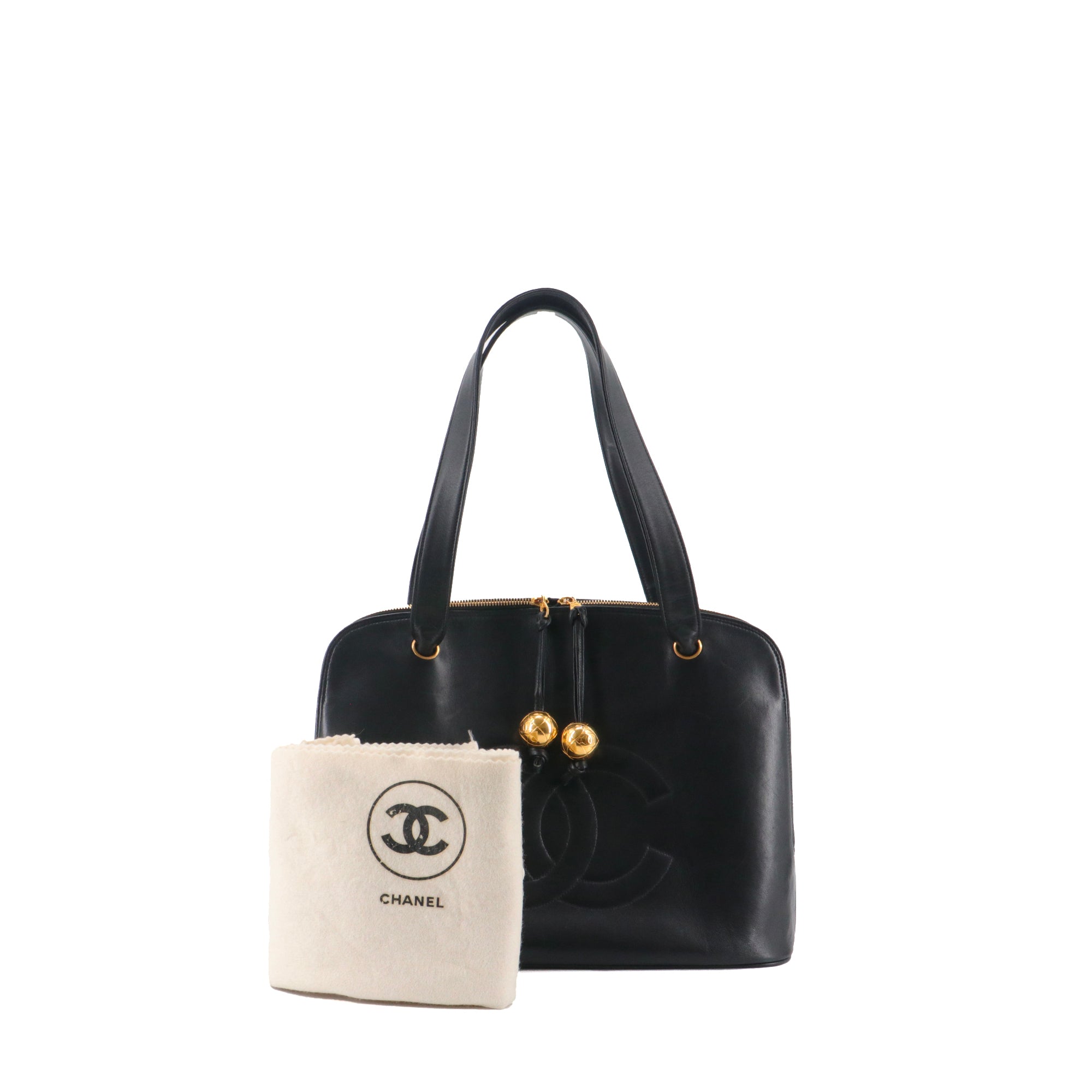 CHANEL - Sac à main Shopping Chanel en cuir lisse noir vintage