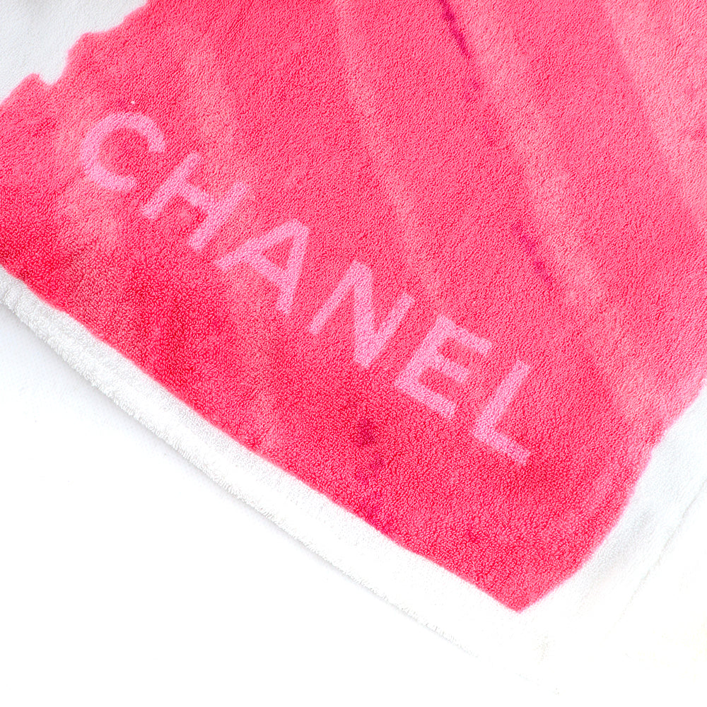 CHANEL - Sac cabas en éponge rose et drap de plage