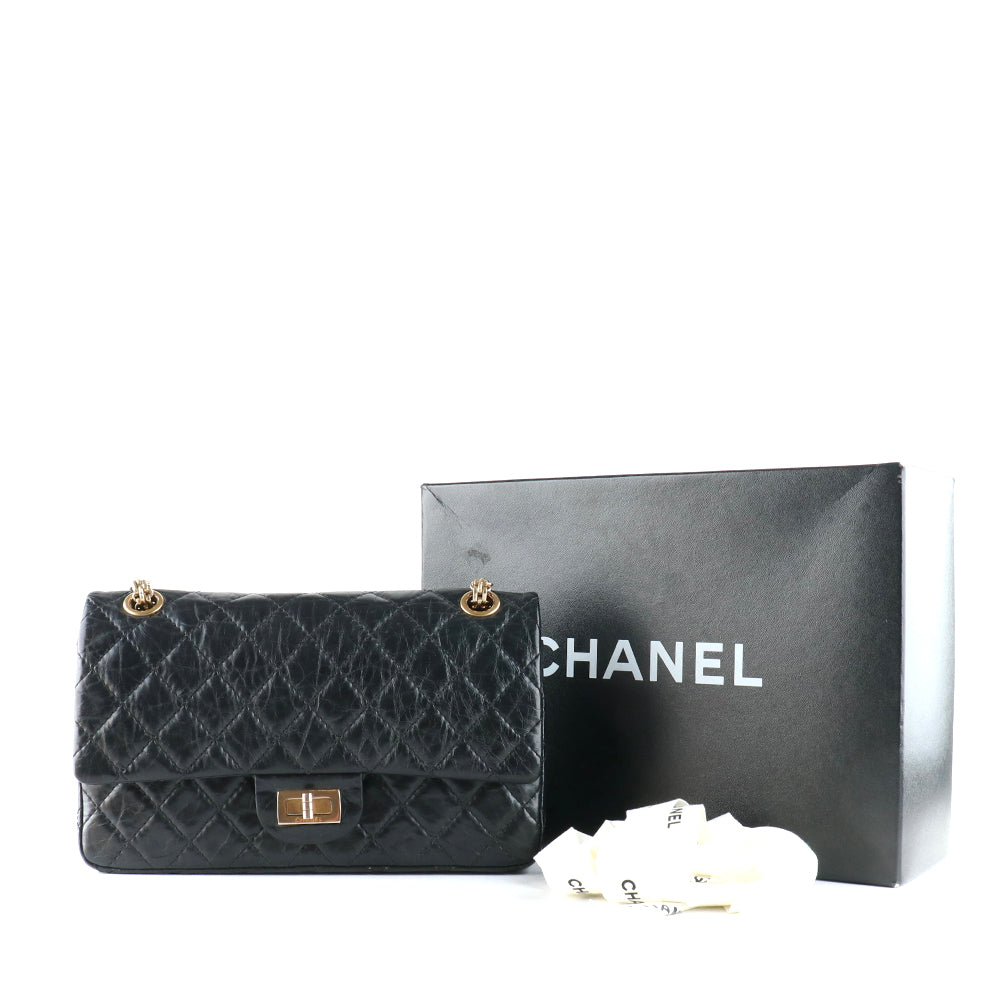 CHANEL - Sac à main 2.55 en cuir matelassé noir