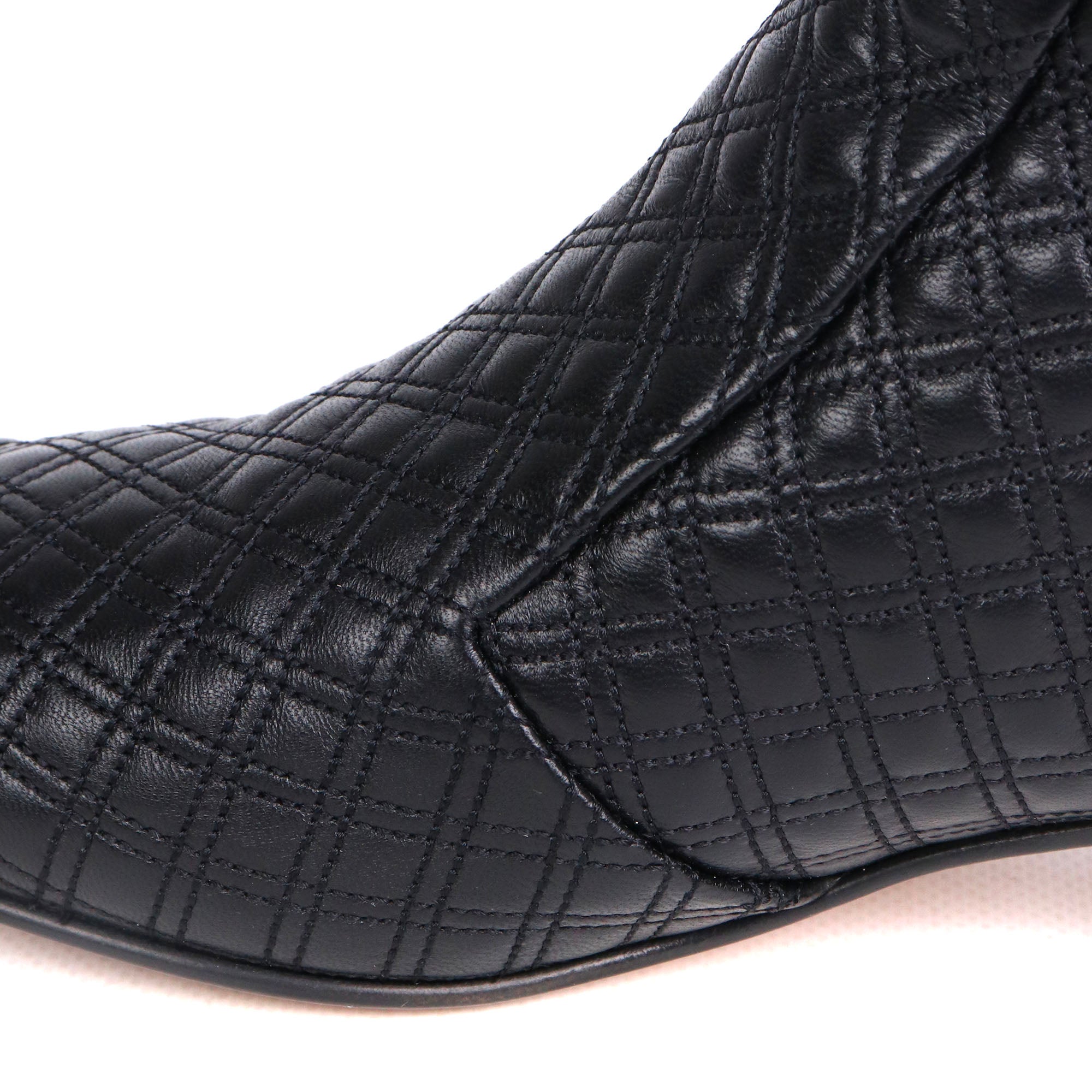 CHANEL - Chanel CC ankle boots in black lambskin (T34.5)