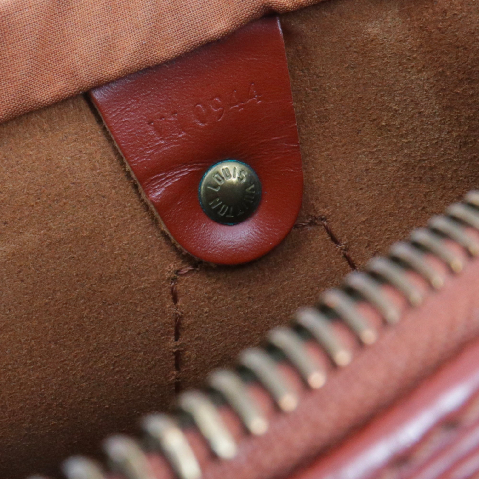LOUIS VUITTON - Sac à main Speedy 30 Louis Vuitton en cuir épi marron vintage