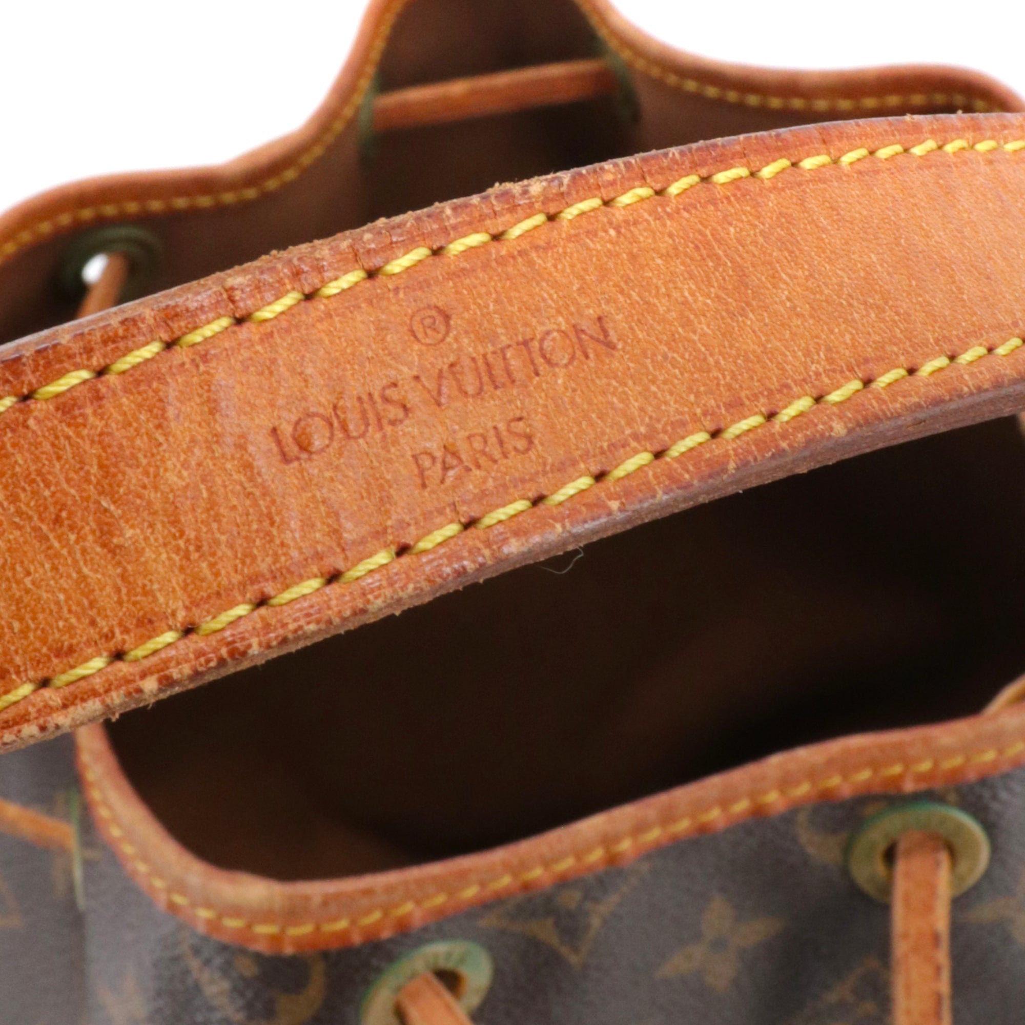 LOUIS VUITTON - NéoNoé shoulder bag in monogram canvas and poppy red leather