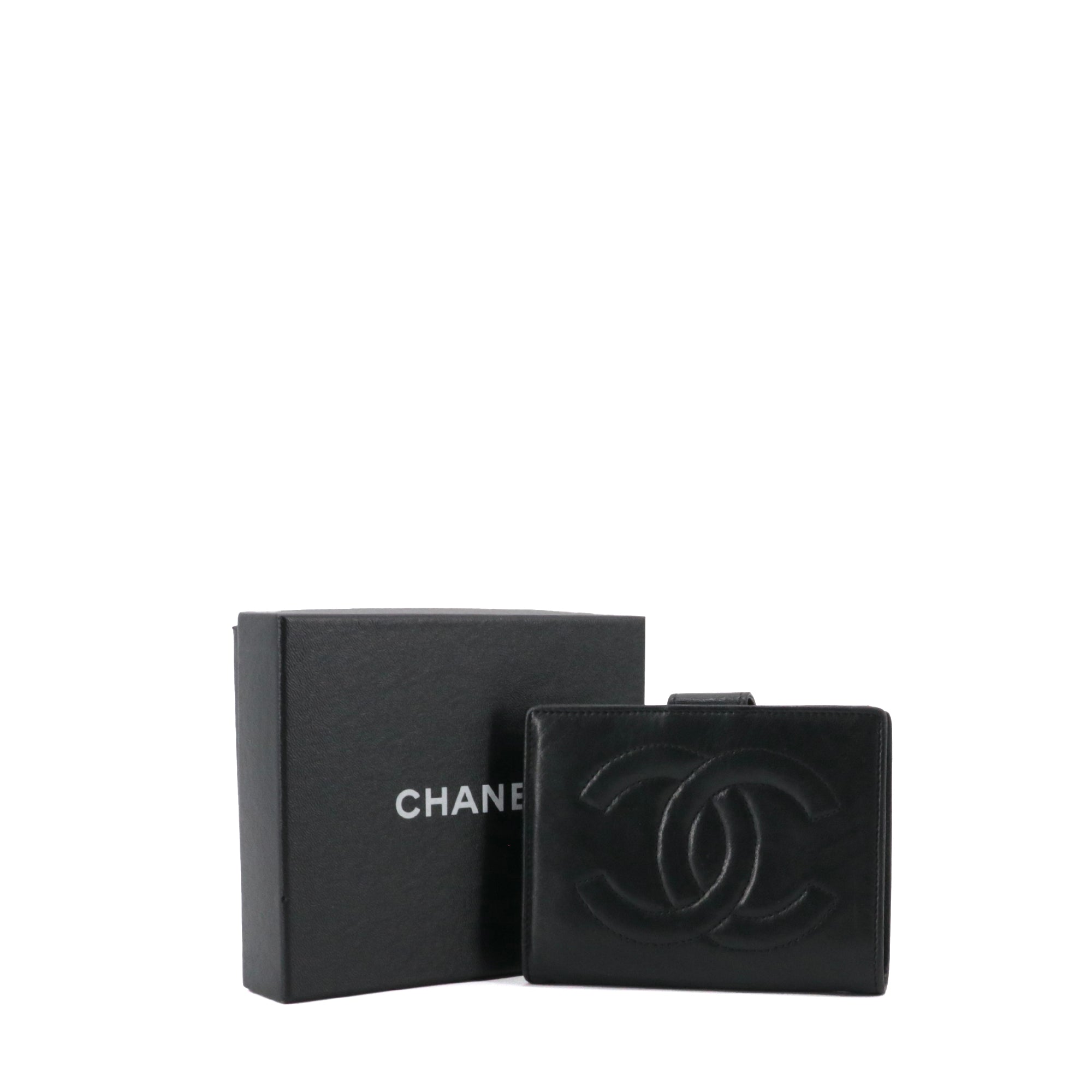 CHANEL - Black quilted leather wallet