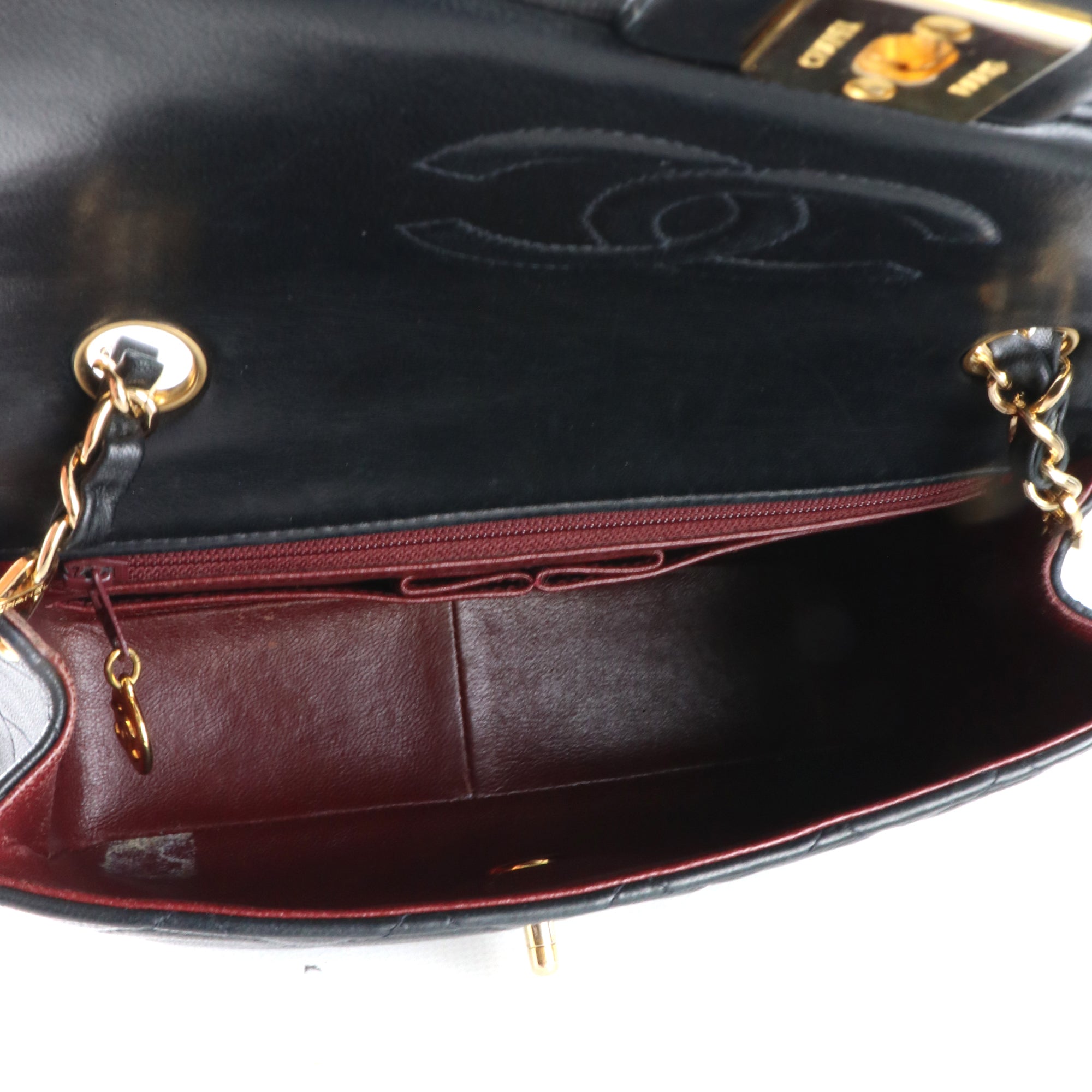 CHANEL - Sac à main Timeless mini rectangle en cuir lisse noir