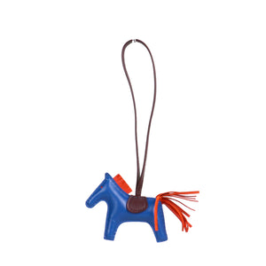HERMÈS - Bijoux de sac Rodéo PM Hermès en cuir bleu