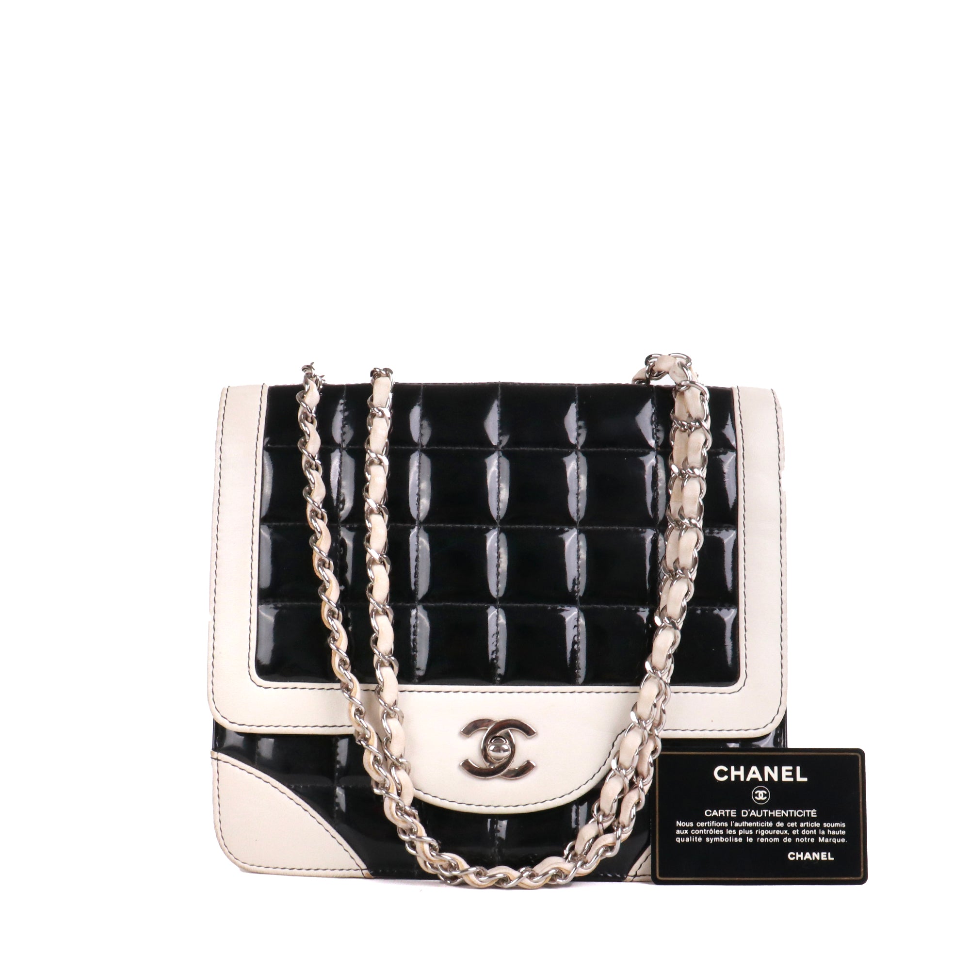 CHANEL - Classique / Timeless Jumbo double flap shoulder bag in black caviar leather