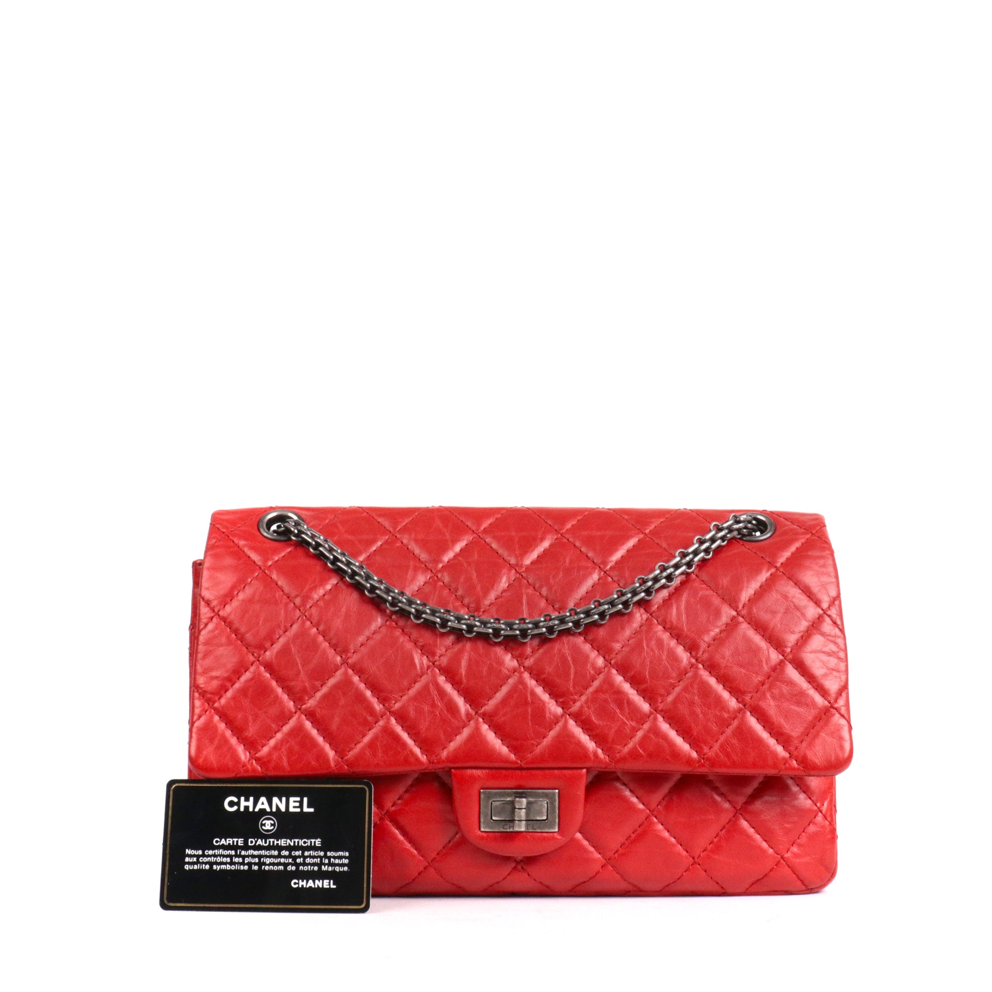 CHANEL - Sac à bandoulière 2.55 Chanel medium en cuir froissé rouge