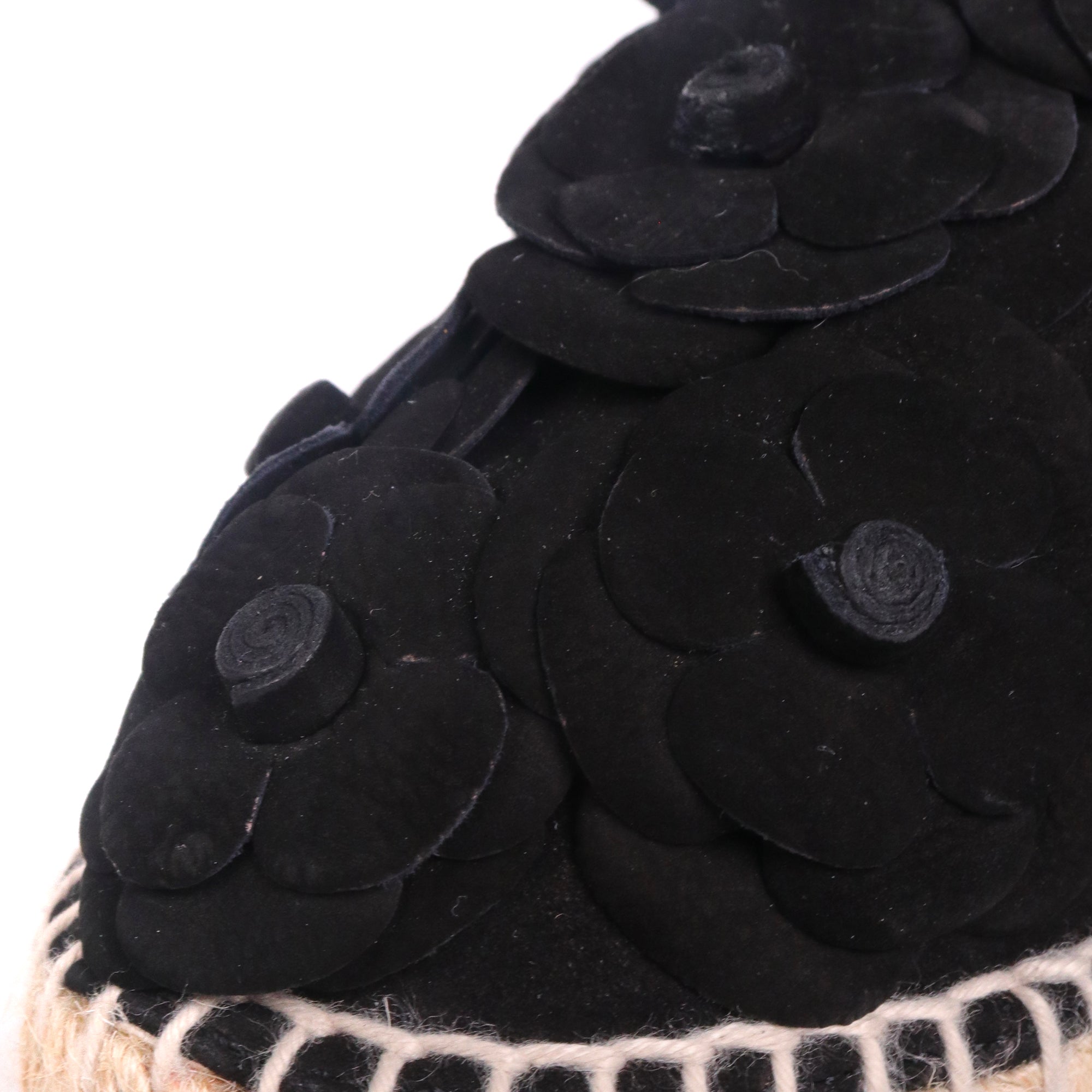 CHANEL - Espadrilles Camélia Chanel en daim noir (T38)