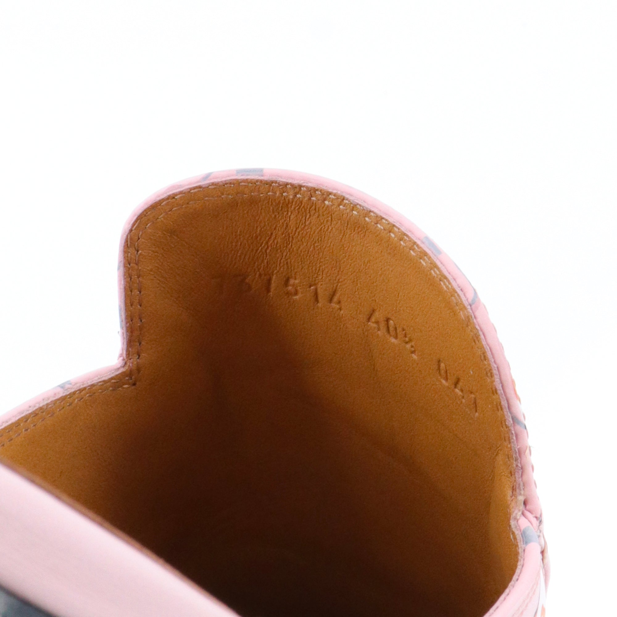 GUCCI - Princetown Kawaii x Pikarar Gucci mules in pink leather (T40.5)