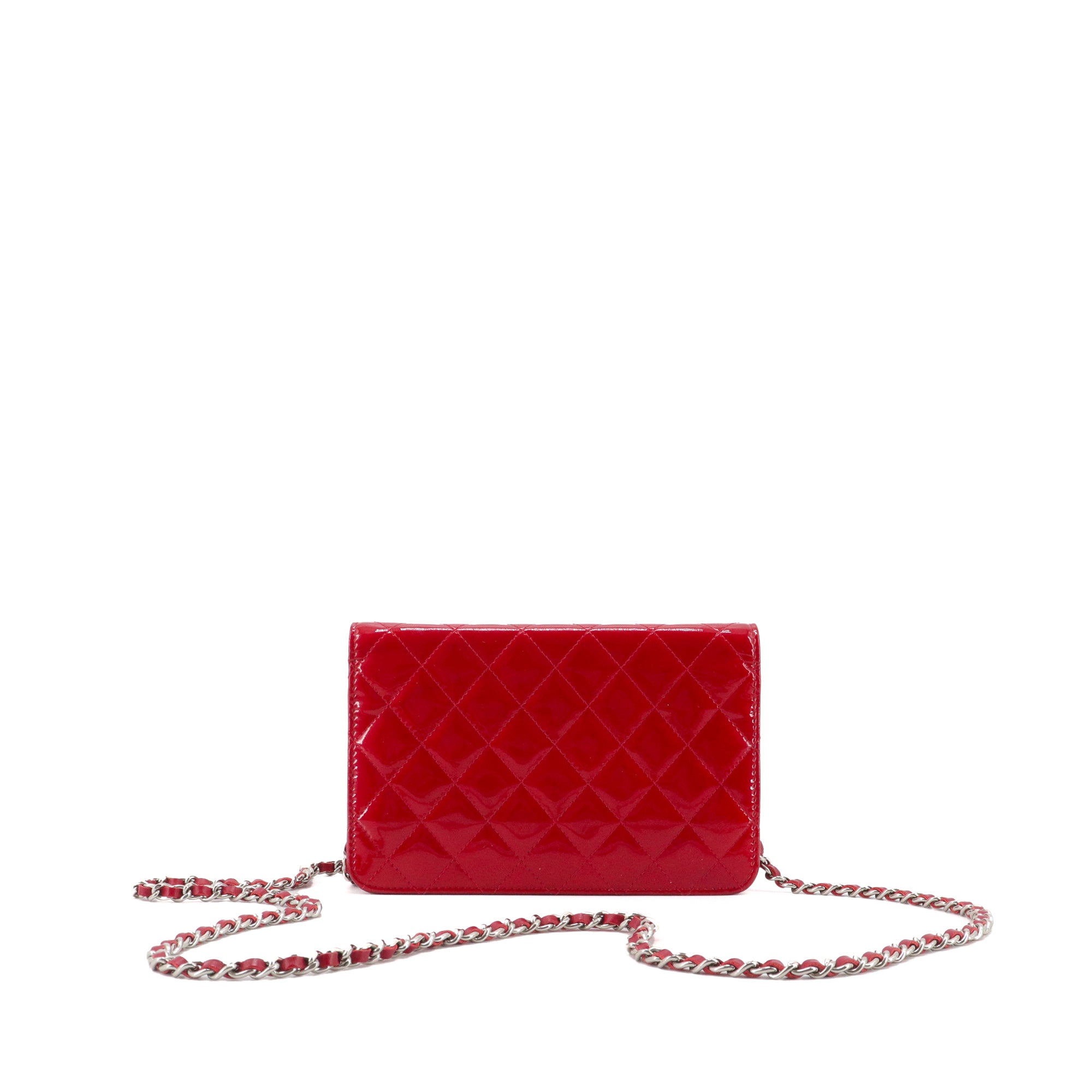 CHANEL - Sac Wallet On Chain Timeless Chanel en cuir verni rouge irisé