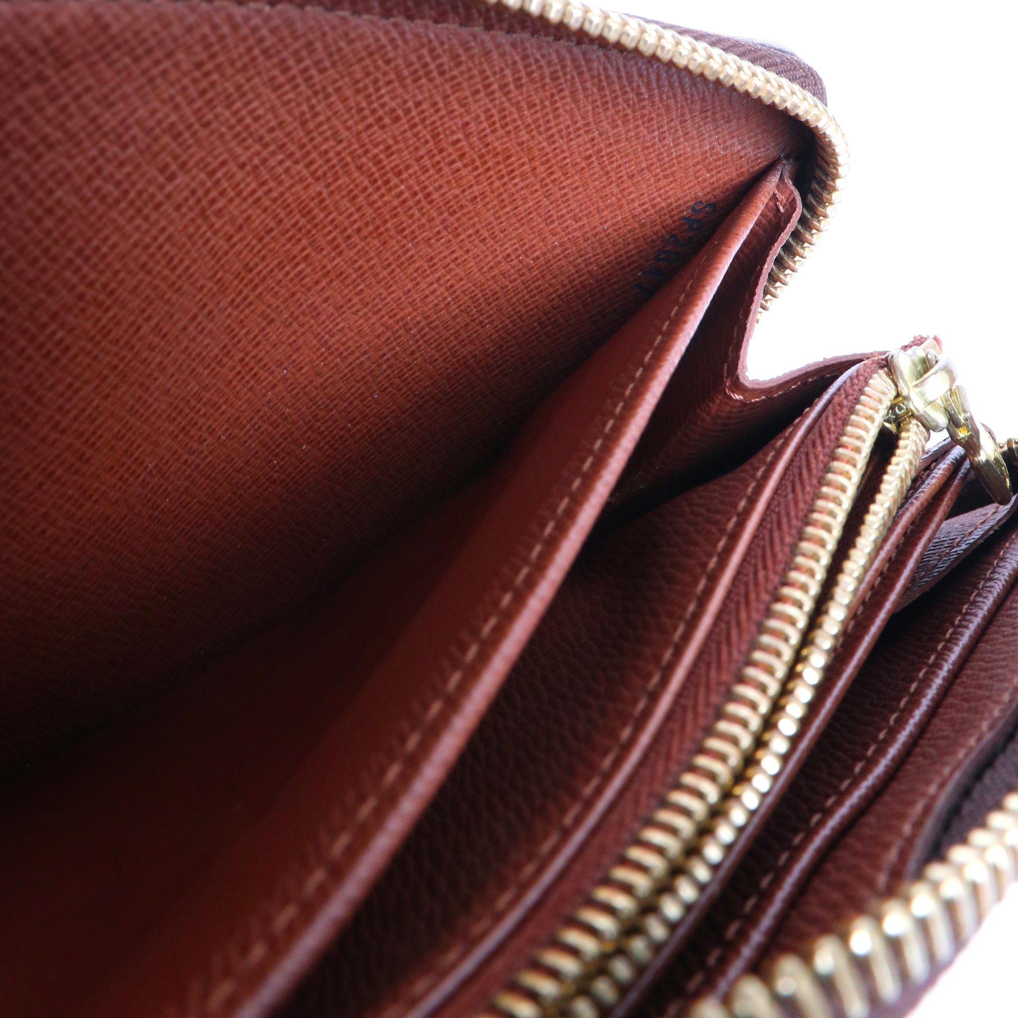 LOUIS VUITTON - Portefeuille Zippy Louis Vuitton en toile monogrammée