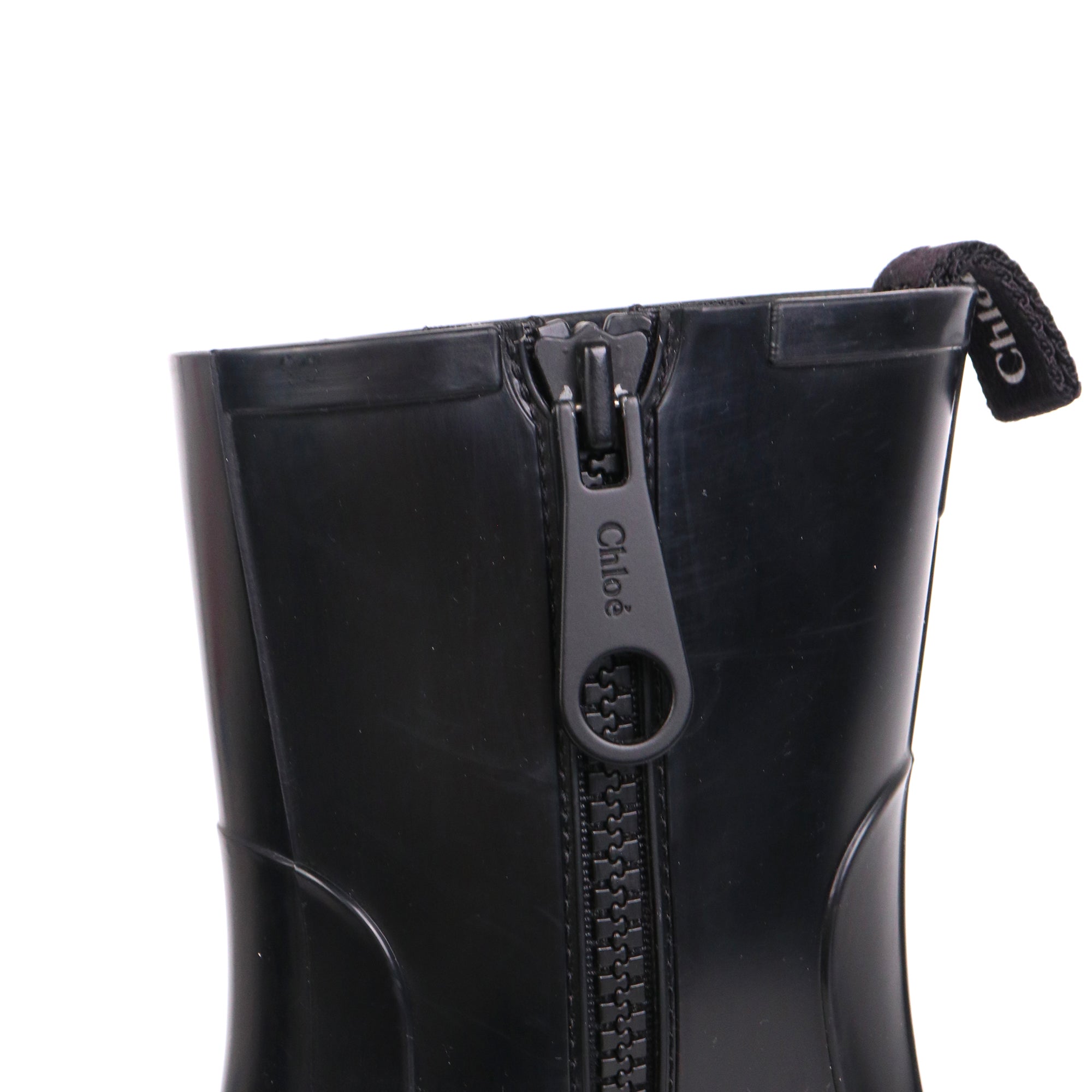 CHLOÉ - C Chloé ankle boots in crocodile-embossed leather (T38.5)