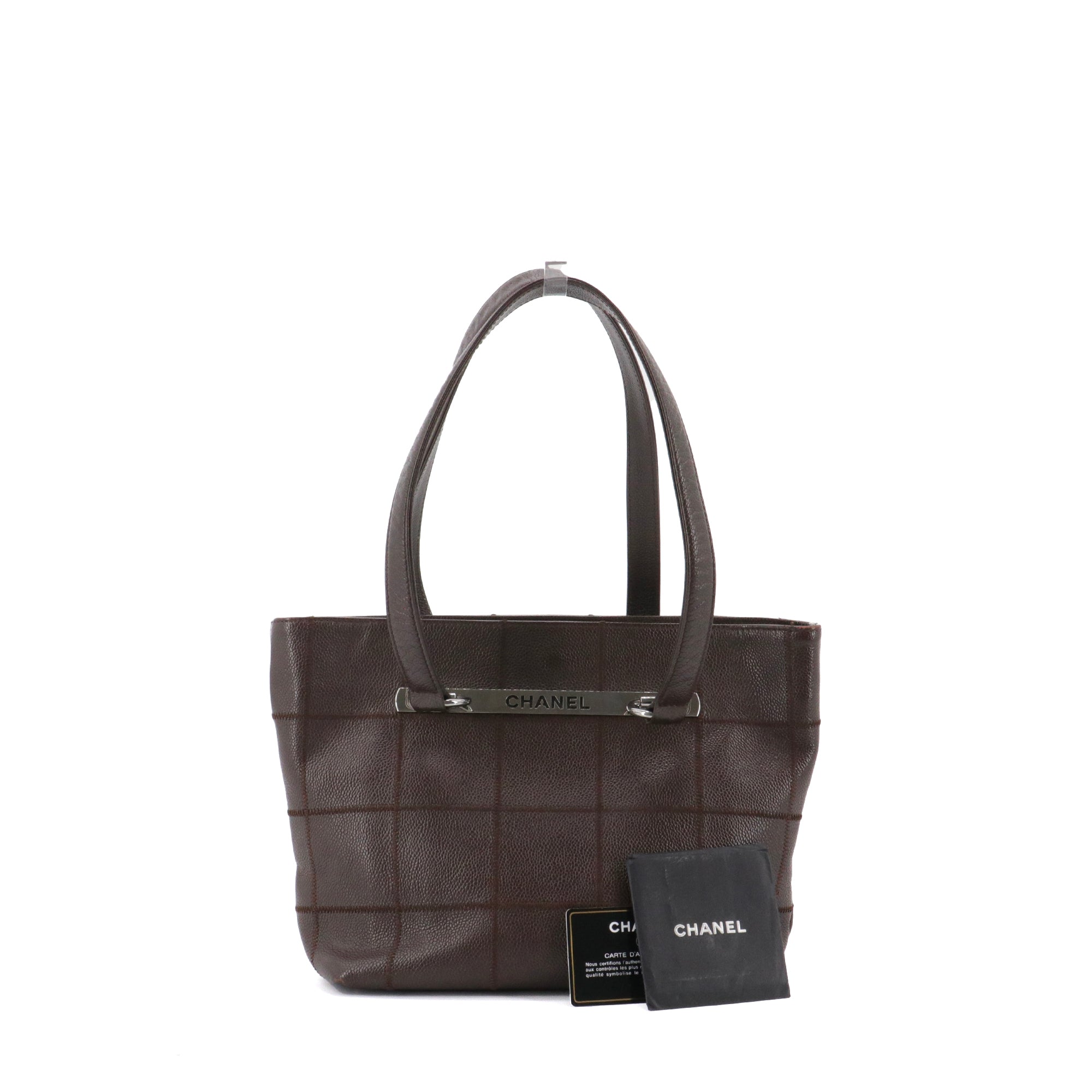 CHANEL - Sac cabas Choco Bar Chanel en cuir grainé marron vintage