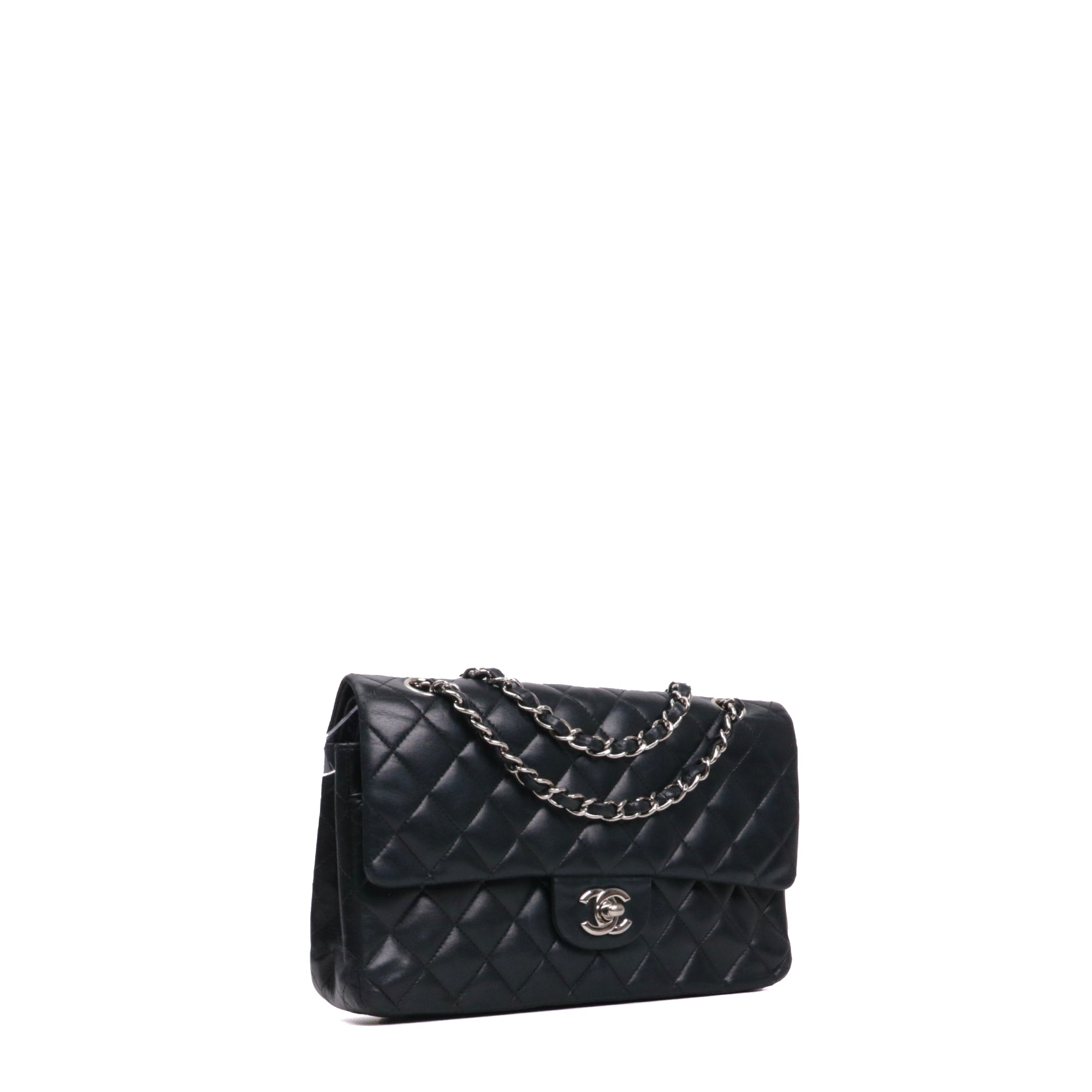 CHANEL - Chanel Timeless 25 double flap handbag in black quilted leather