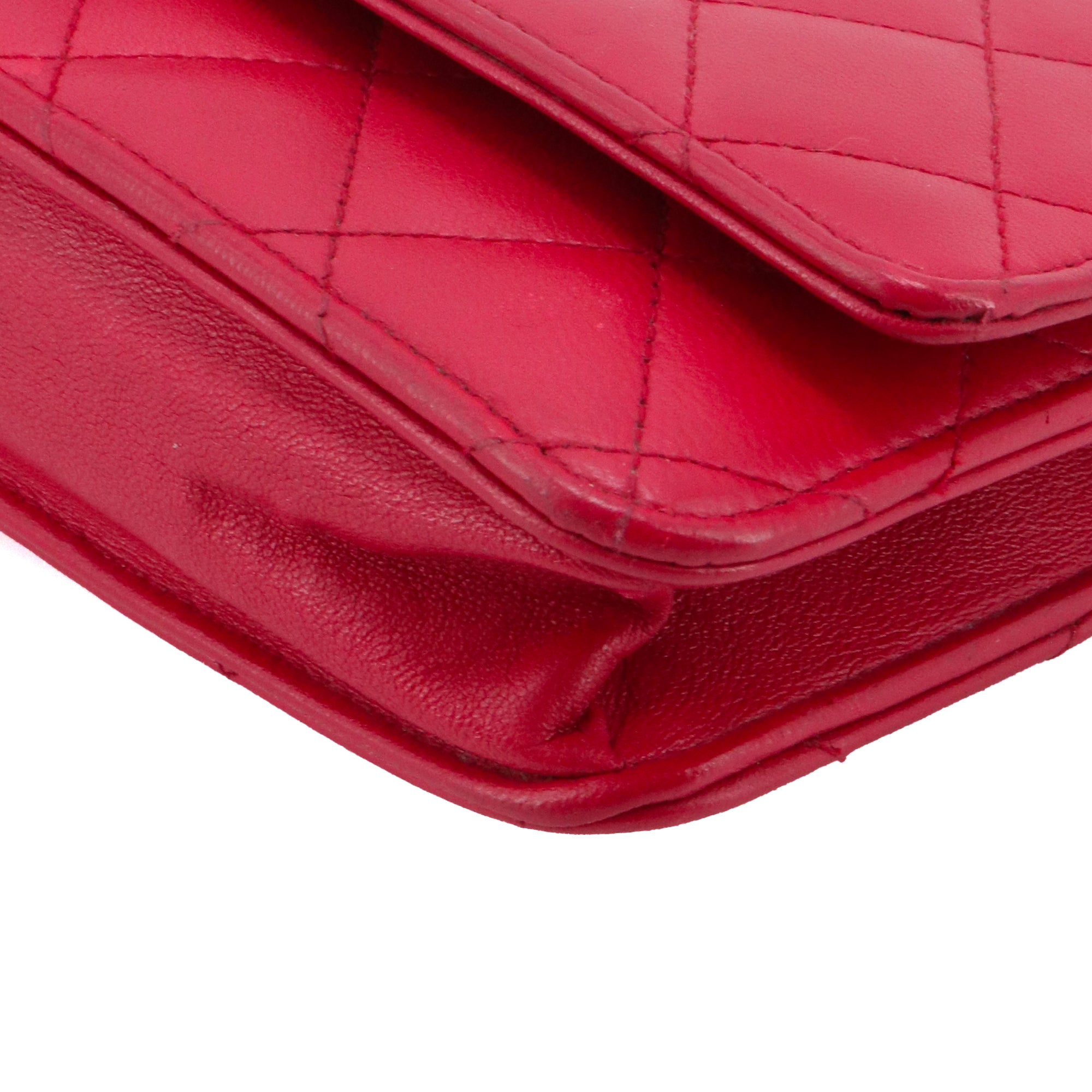 CHANEL - Chanel Wallet On Chain shoulder bag in red smooth leather
