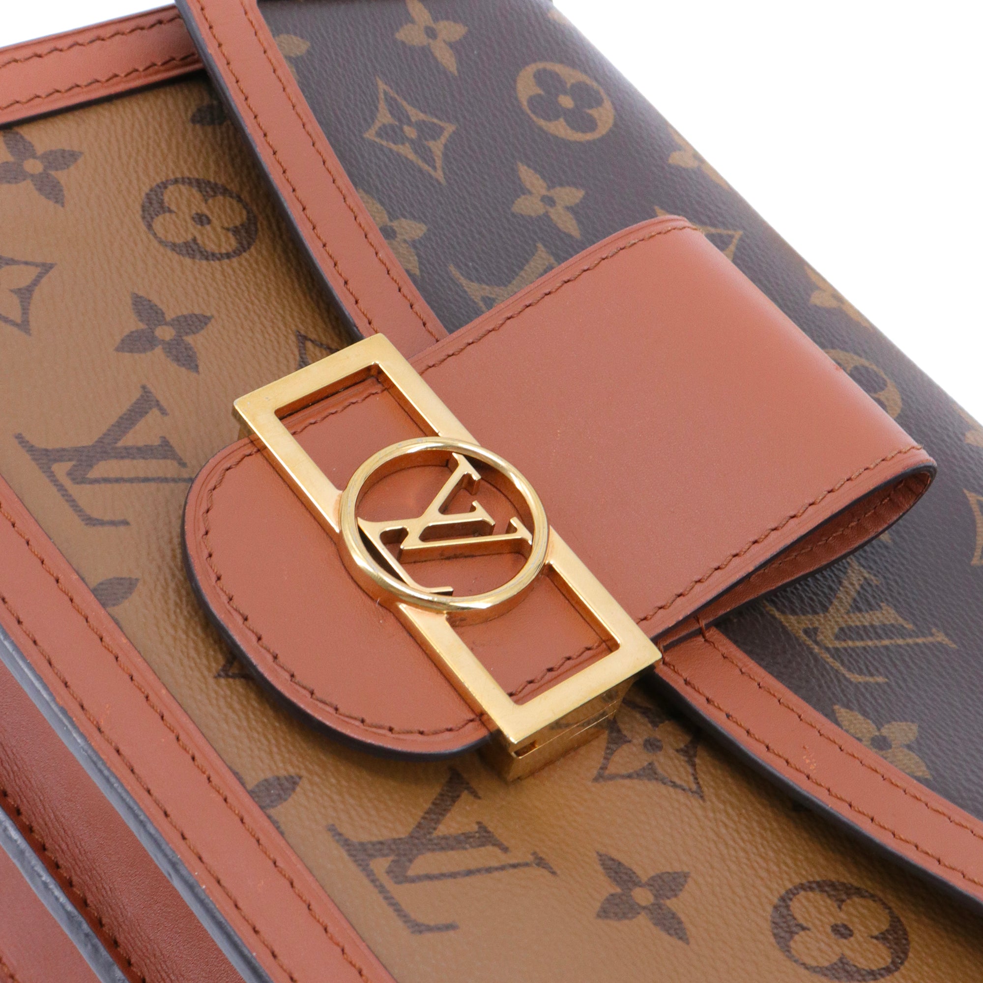 LOUIS VUITTON - Louis Vuitton Dauphine MM shoulder bag in monogrammed canvas and leather