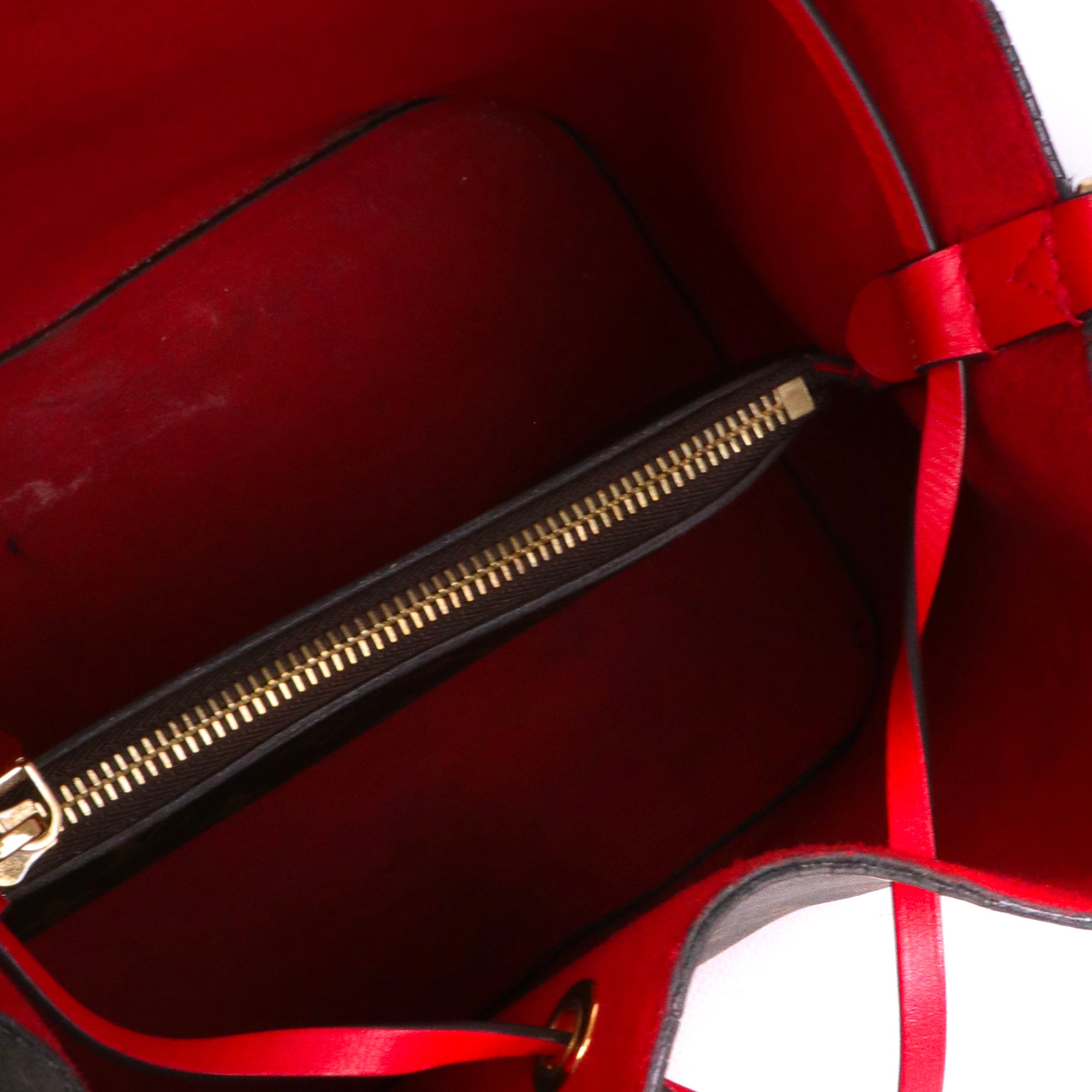 LOUIS VUITTON - Louis Vuitton NéoNoé MM shoulder bag in monogram canvas and poppy red leather