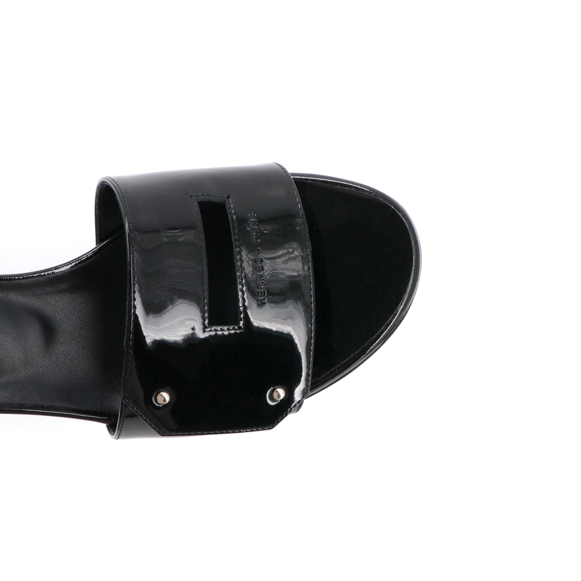 HERMÈS - View Hermès heeled sandals in black patent leather (T37)