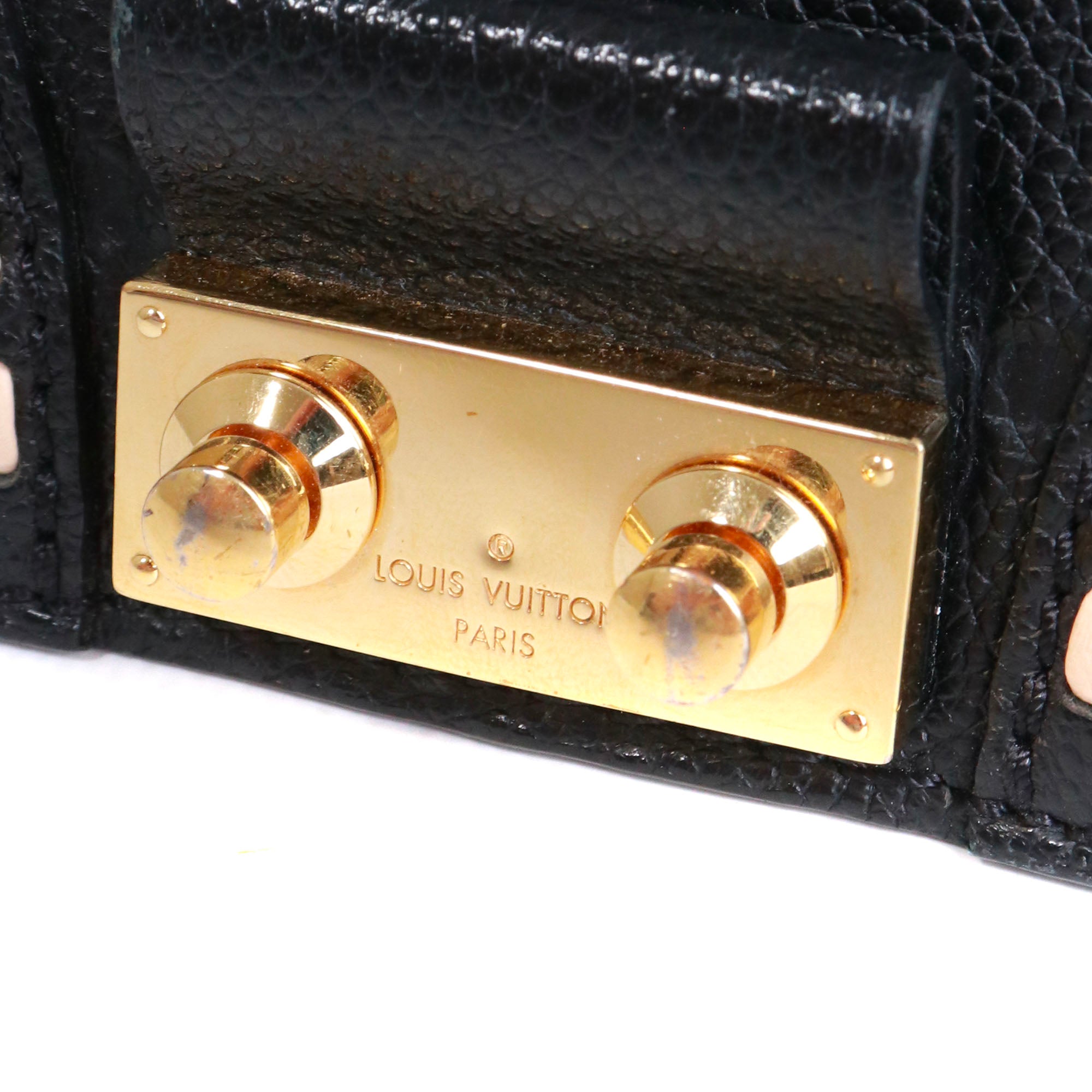 LOUIS VUITTON - Sac à bandoulière Junot Louis Vuitton en cuir grainé empreinte noir