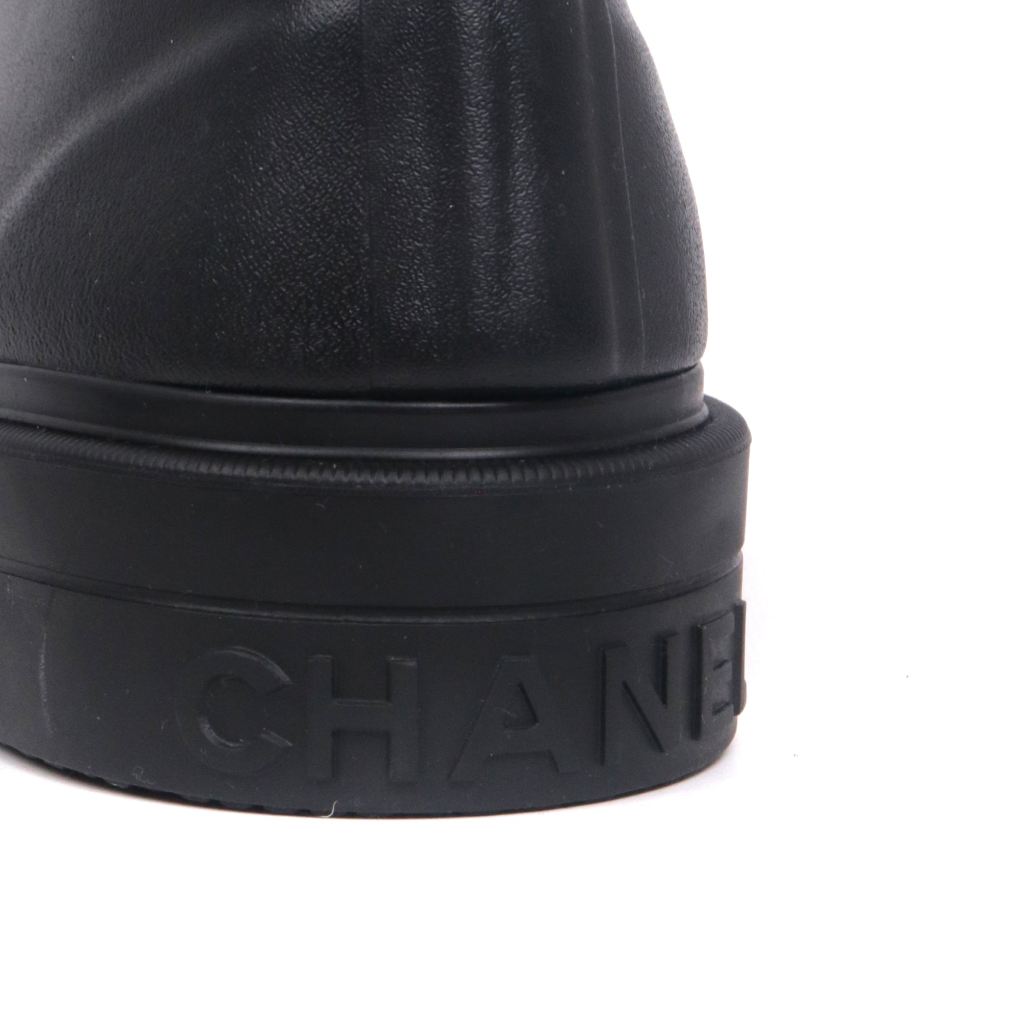 CHANEL - Rubber rain boots (T38)