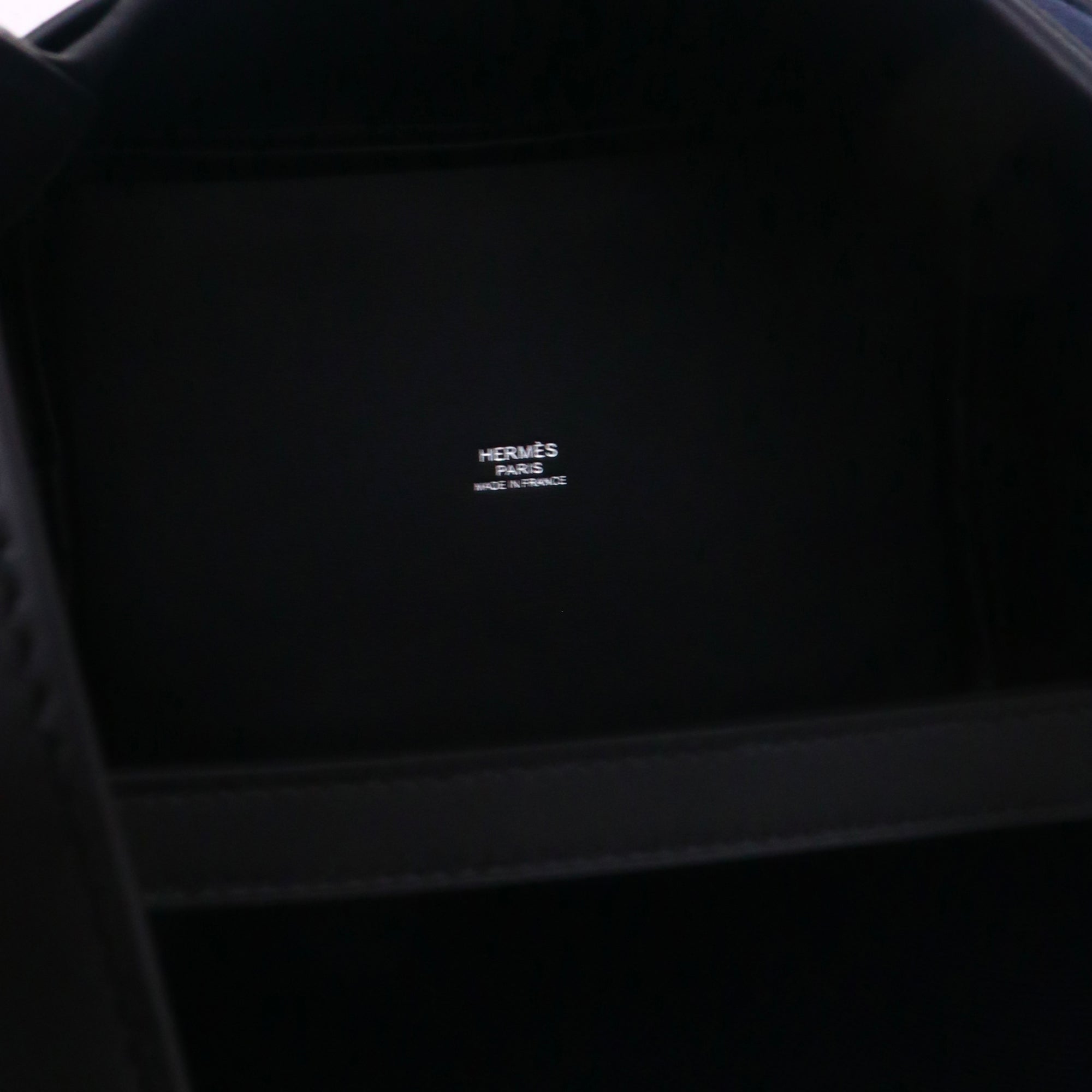 HERMÈS - Picotin 22 bag in black Taurillon Clémence leather