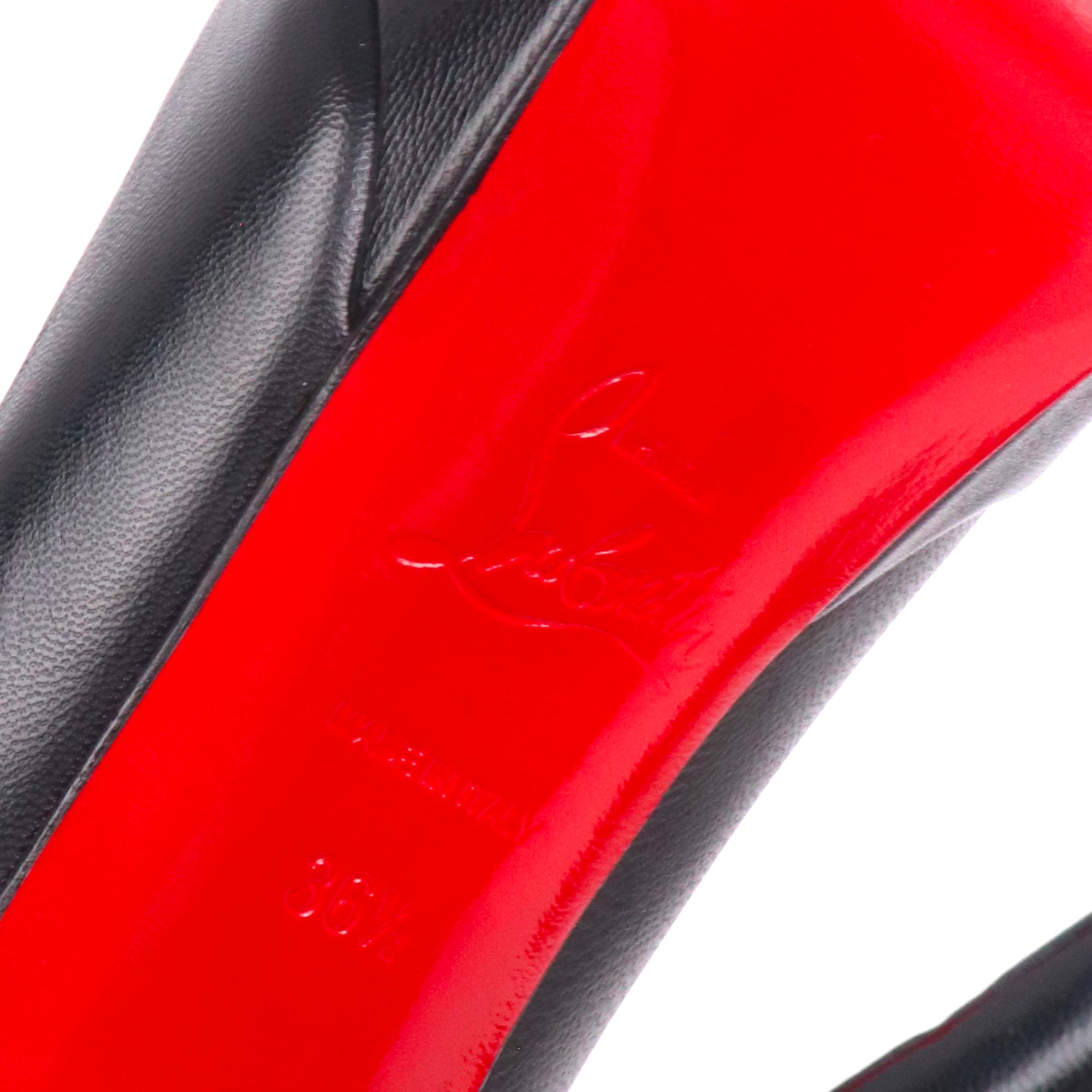 LOUBOUTIN - Louboutin So Kate pumps in black smooth leather and silver studs (T38)