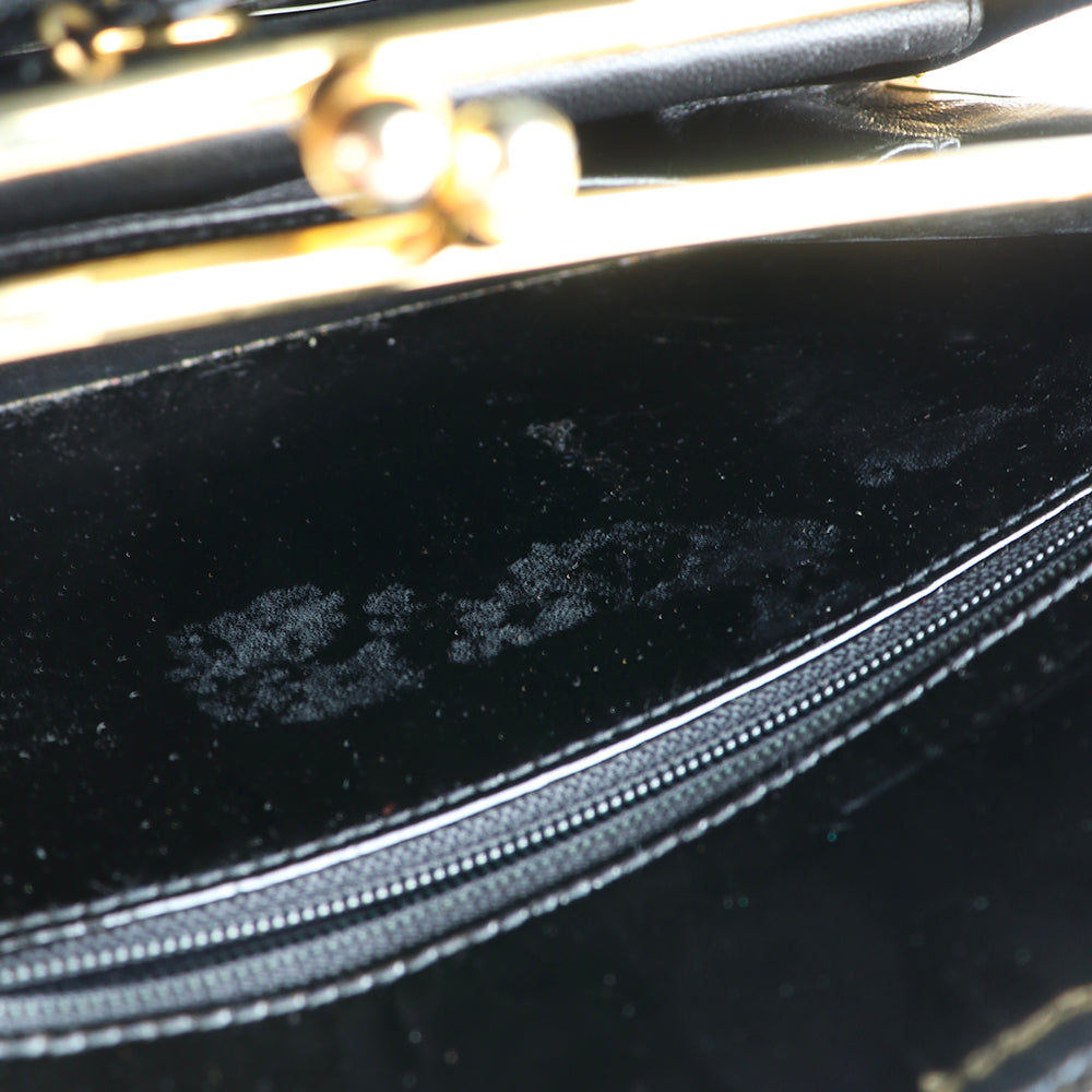 CHANEL - Vintage patent leather shoulder bag