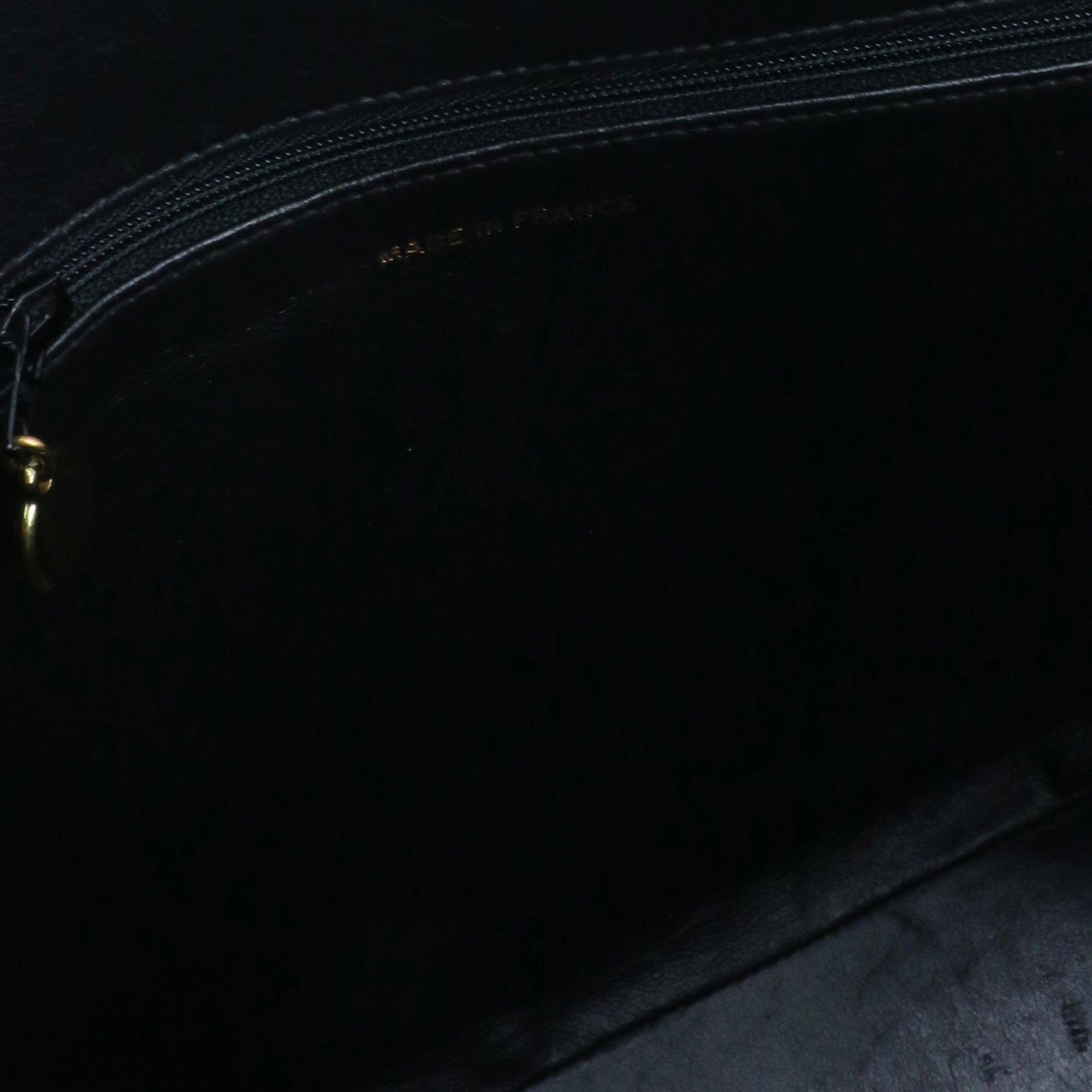 CHANEL - Sac à main Shopping Chanel en cuir lisse noir vintage