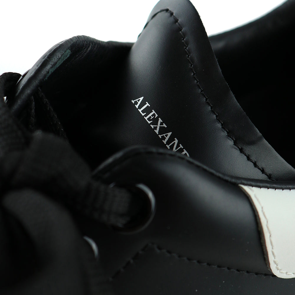 ALEXANDER MCQUEEN - Oversize sneakers in black leather (T39)