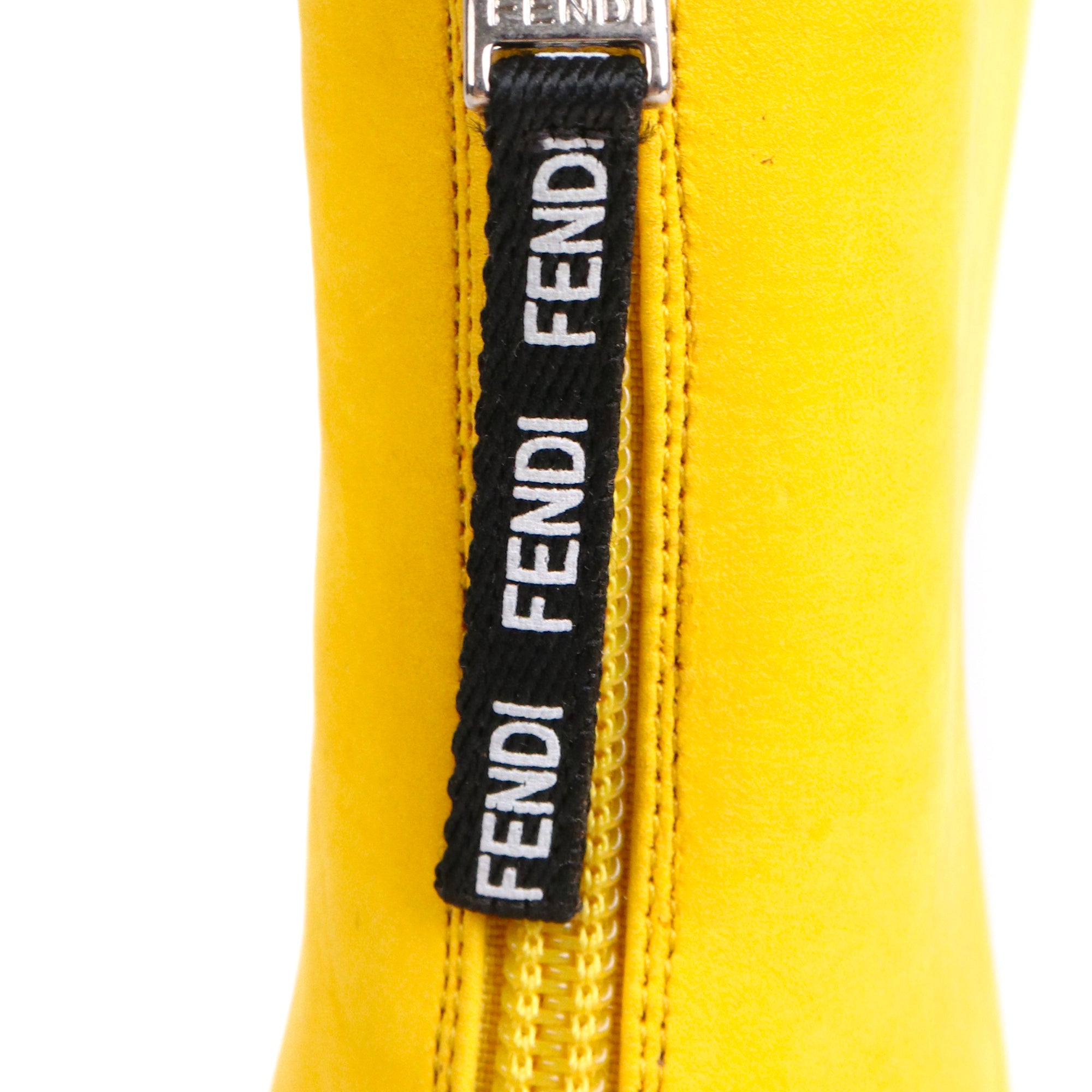 FENDI - Bottines à talon FFreedom Fendi en suède jaune (T37)