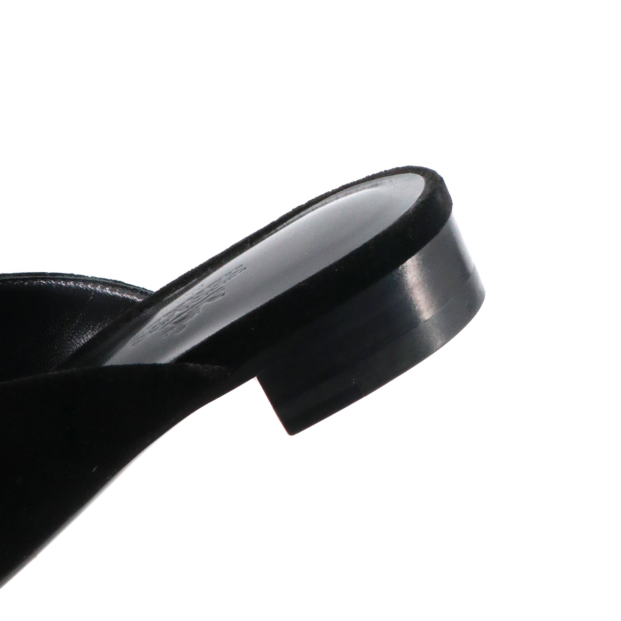 HERMÈS - Chypre sandals in black smooth leather (T36)
