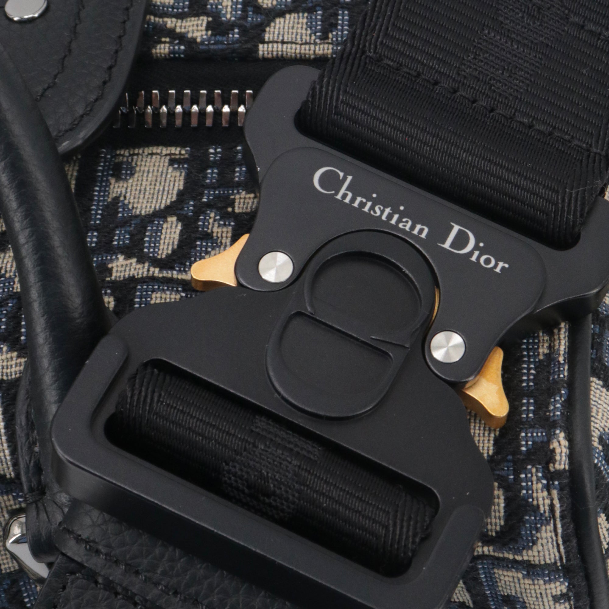 DIOR - Roller shoulder bag in navy blue grained leather
