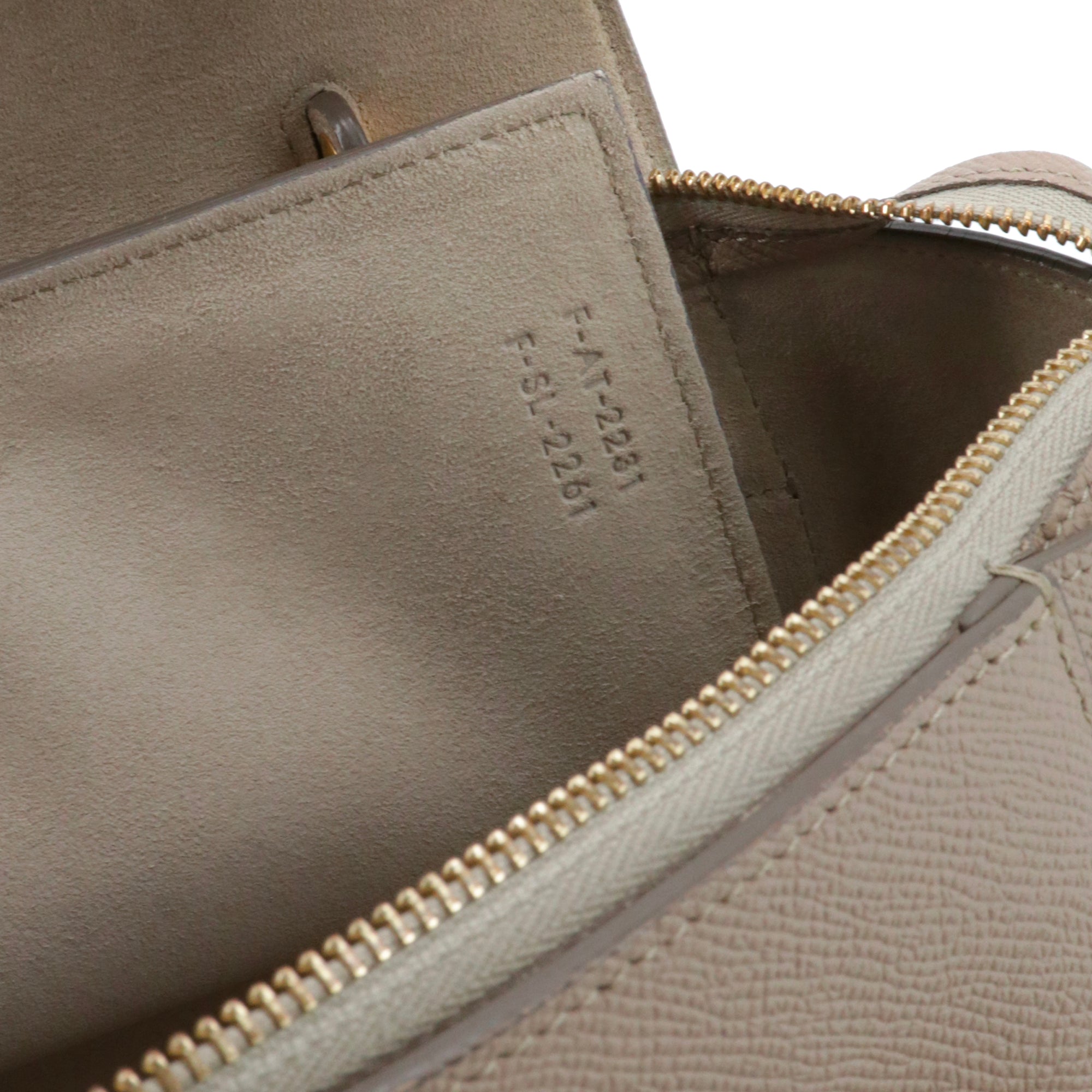CELINE - Sac à bandoulière Belt nano Celine en cuir grainé beige