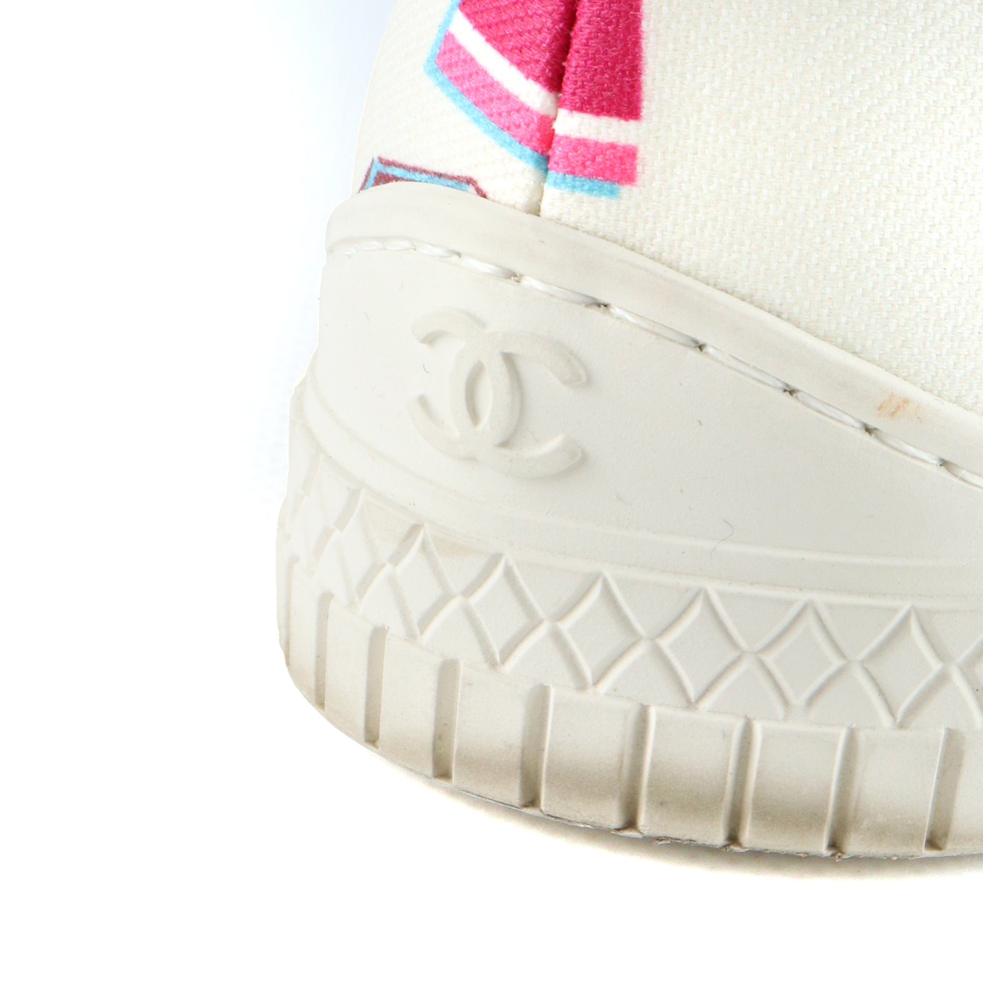 CHANEL - Baskets en toile à motif (T37,5)