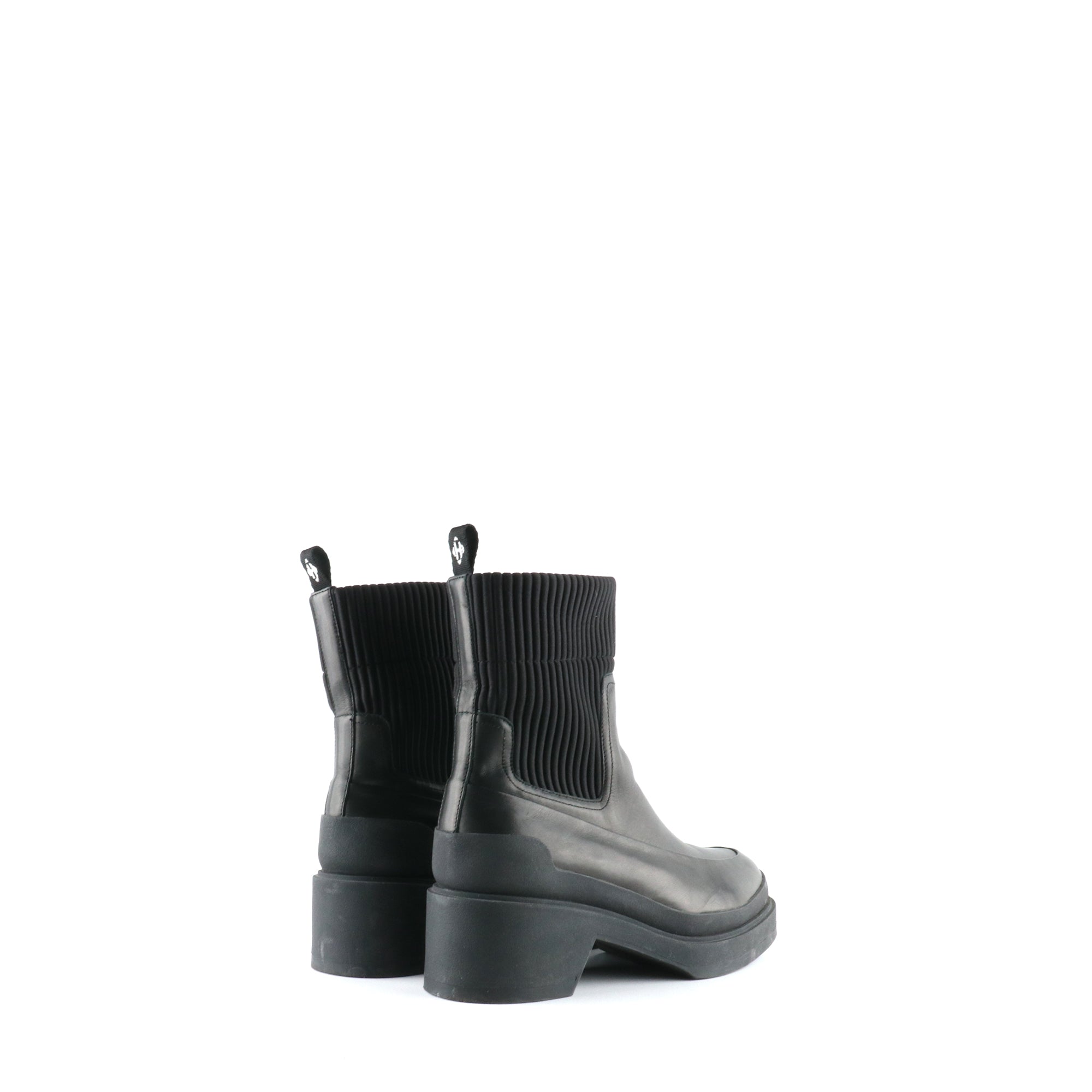 HERMÈS - Bottines en cuir de veau noir (T37,5)