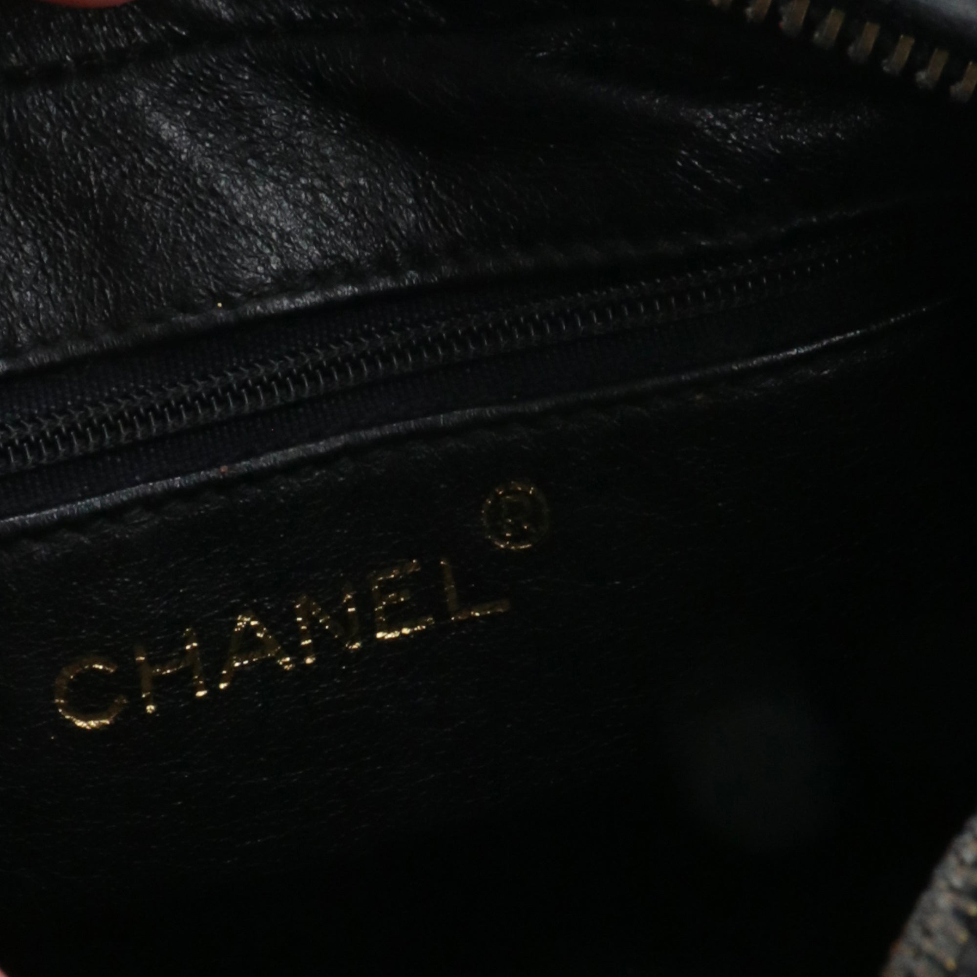 CHANEL - Chanel Vintage Camera Shoulder Bag in Black Leather