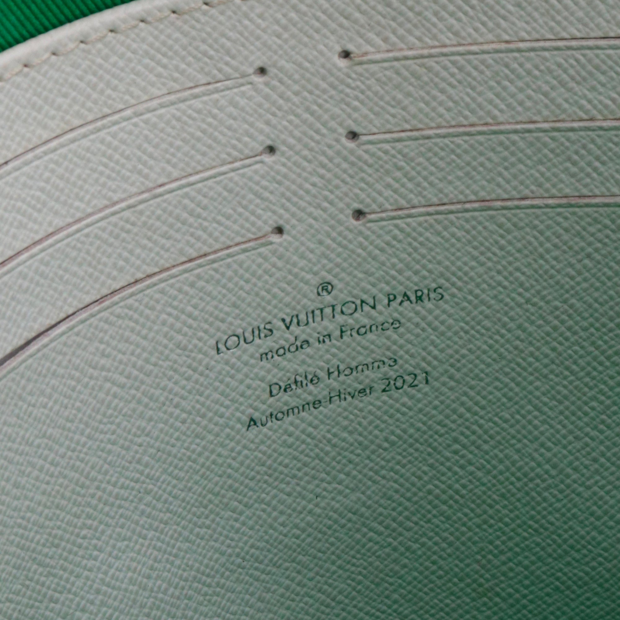 LOUIS VUITTON - Louis Vuitton MM Everyday Travel Pouch in green monogrammed canvas
