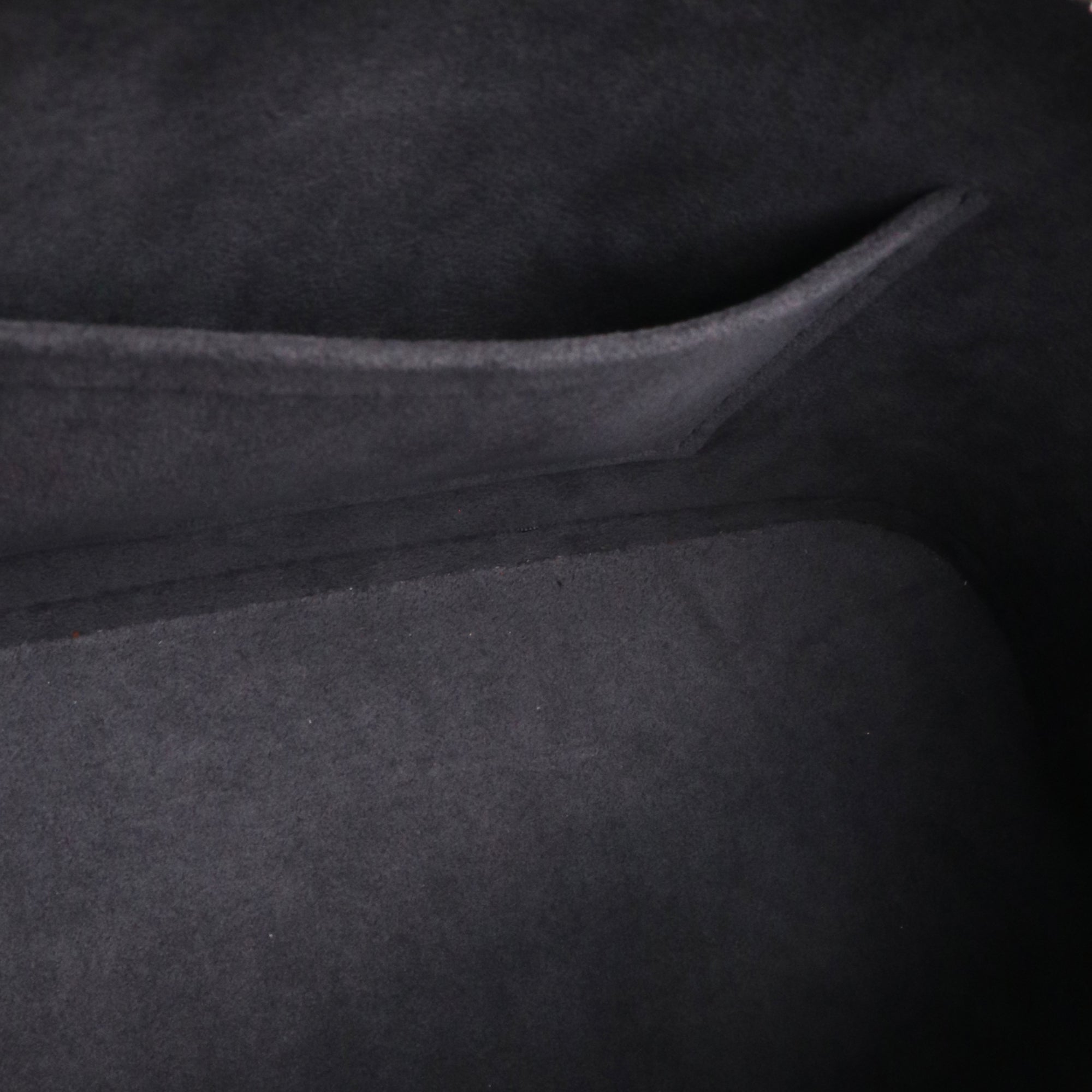 LOUIS VUITTON - Sac à bandoulière Alma BB Louis Vuitton en cuir épi noir
