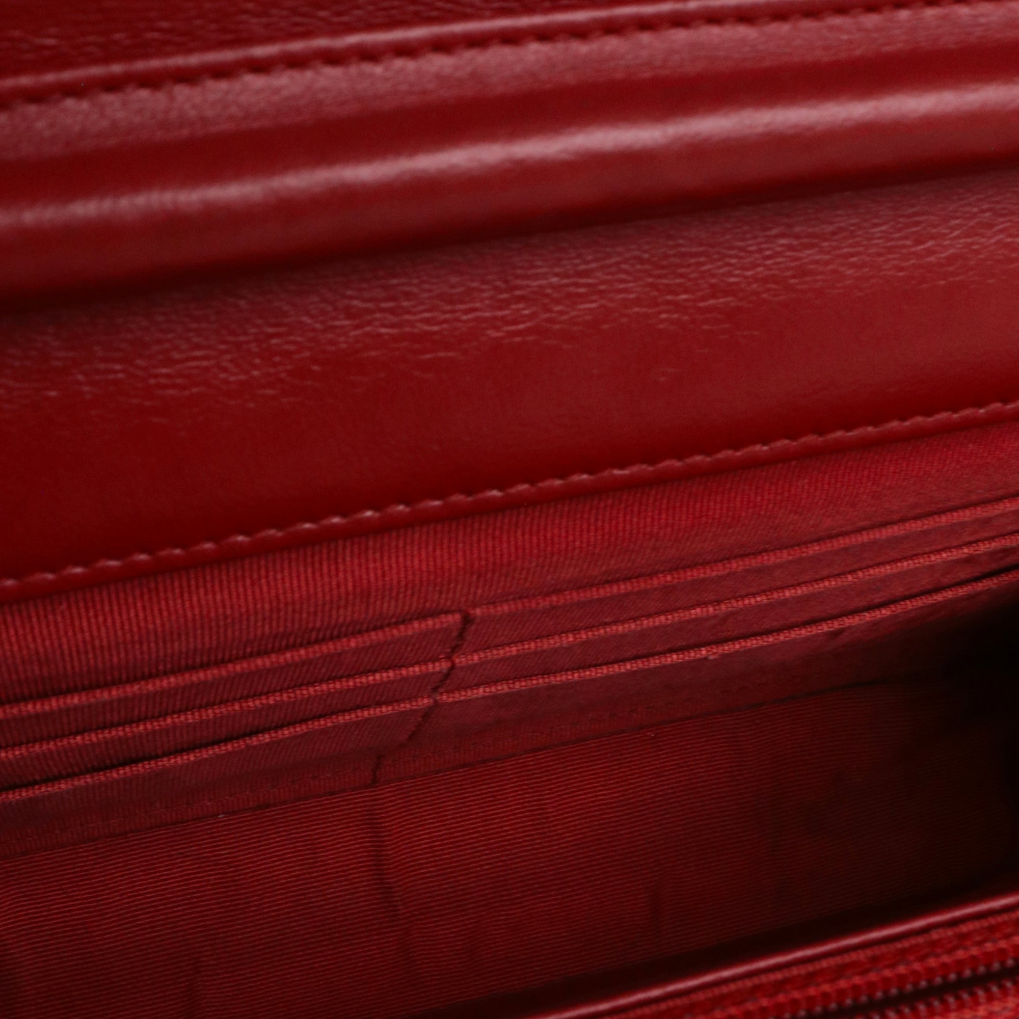 CHANEL - Sac Wallet On Chain Timeless/Classique Chanel en cuir lisse rouge bordeaux