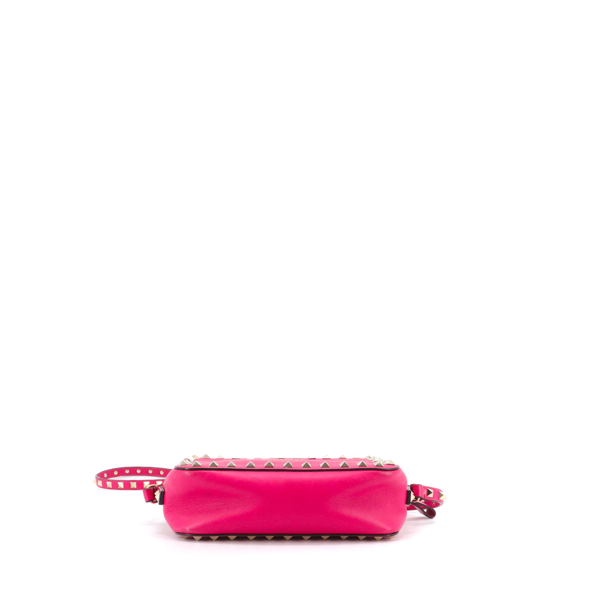 VALENTINO - Valentino Rockstud Rolling shoulder bag in pink smooth leather