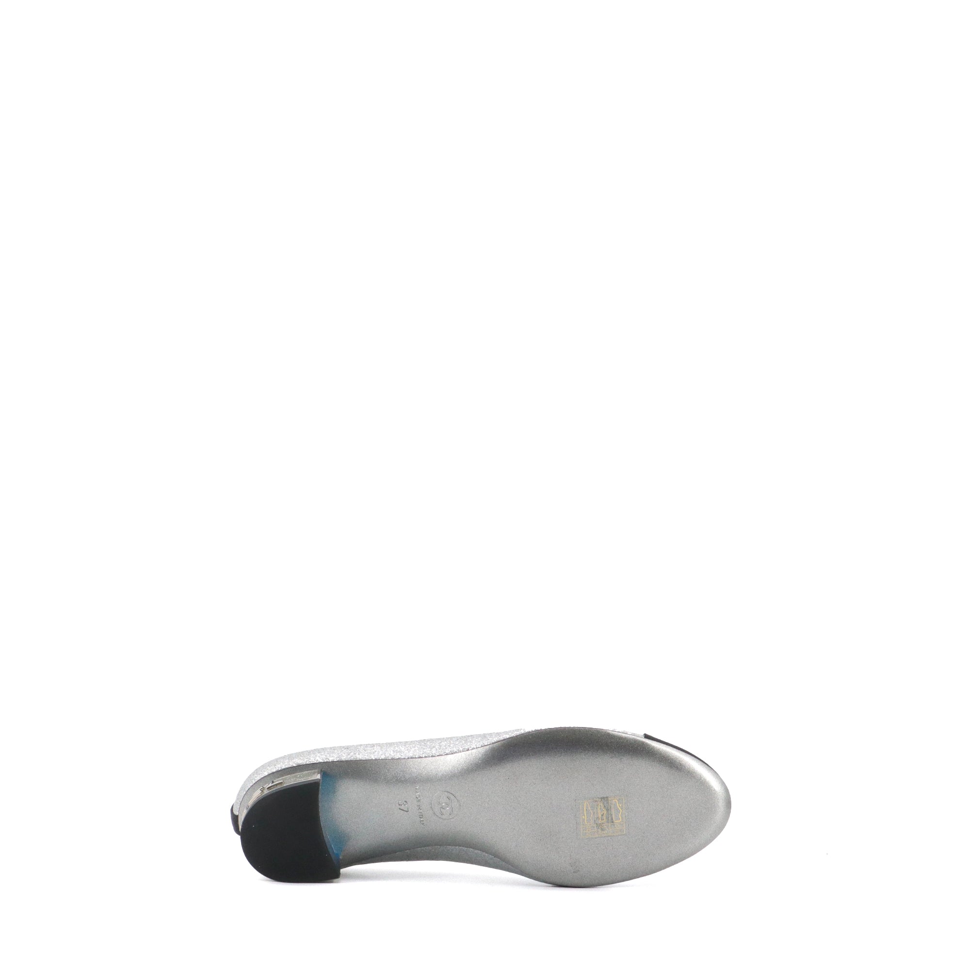CHANEL - Chanel silver sequined ballerinas (T37)