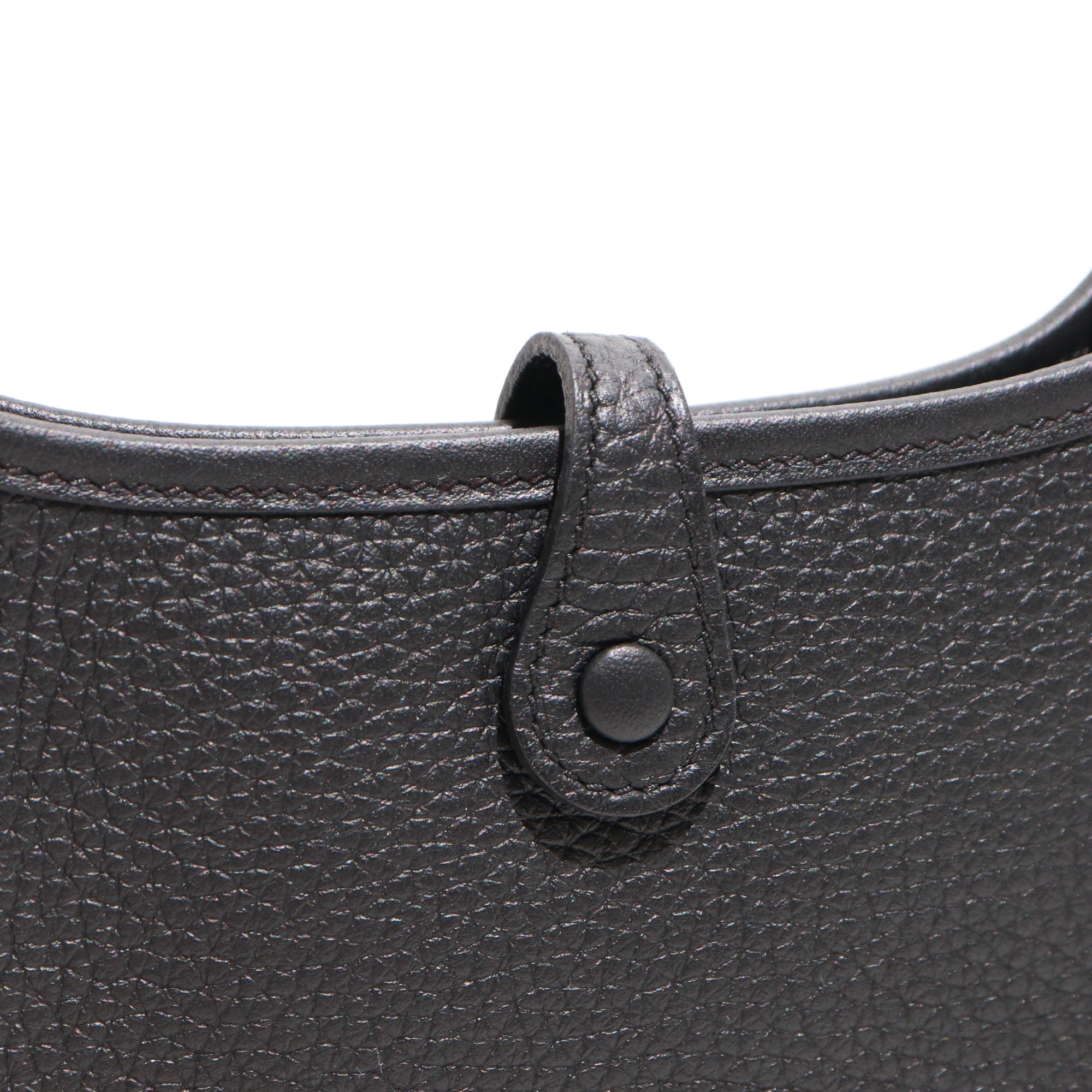 HERMÈS - Sac à bandoulière Evelyne 16 en cuir taurillon noir