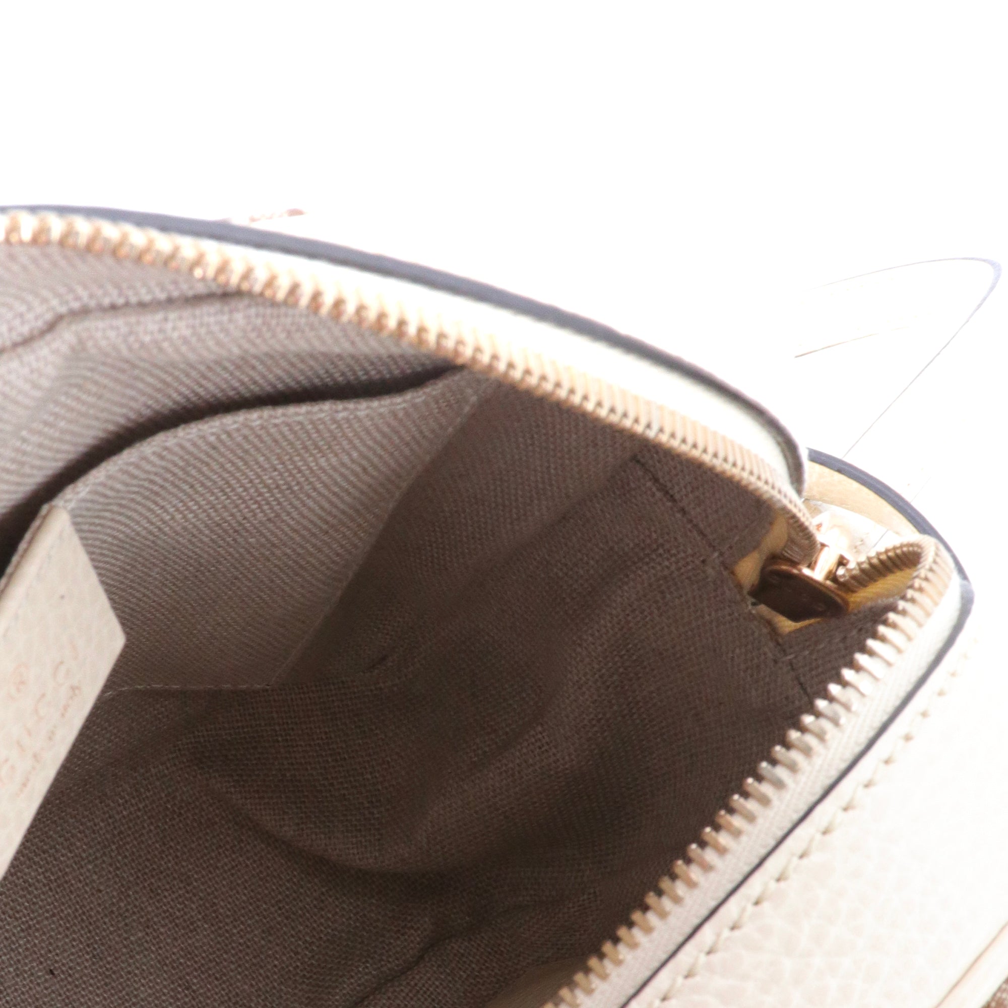 GUCCI - Gucci Bree shoulder bag in beige monogrammed canvas