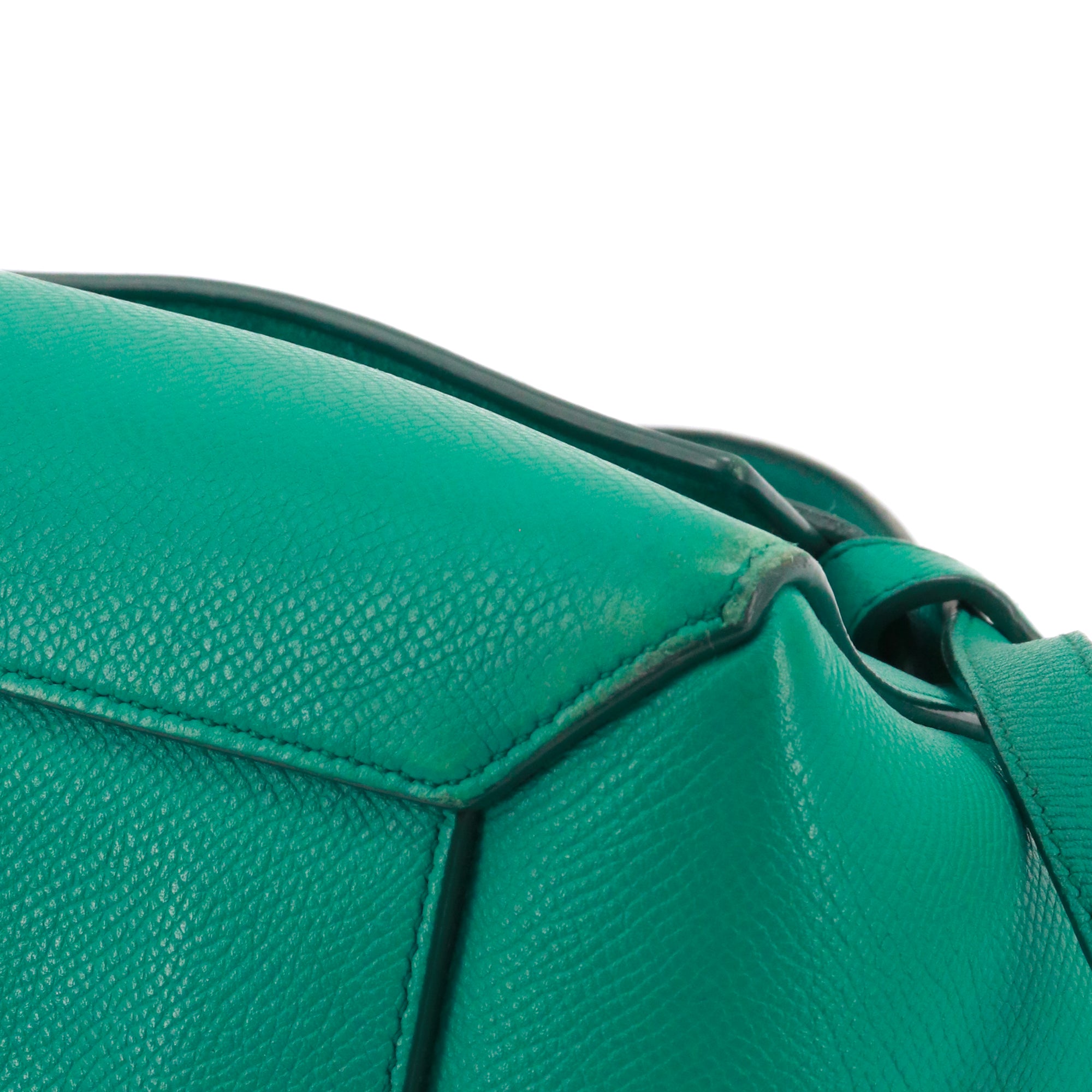 CELINE - Sac à bandoulière Belt Nano Celine en cuir grainé vert jade